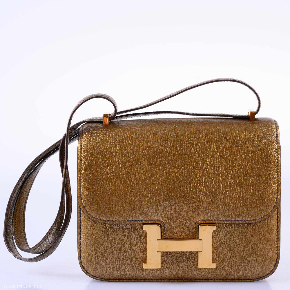 Hermès Constance 18 in Gold metallic Chèvre with gold hardware