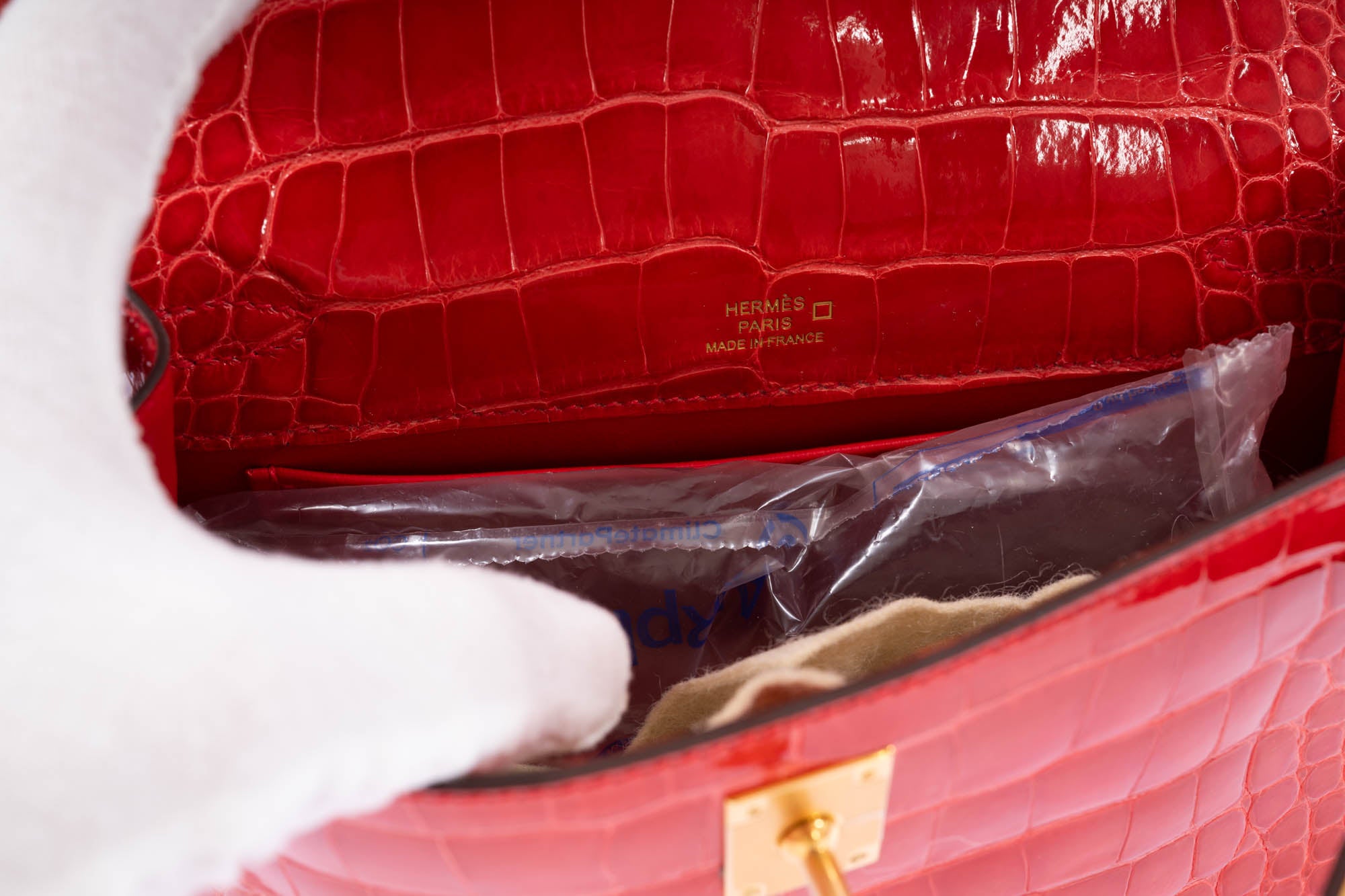 Hermès Kelly Pochette Rouge de Coeur Shiny Alligator Gold Hardware