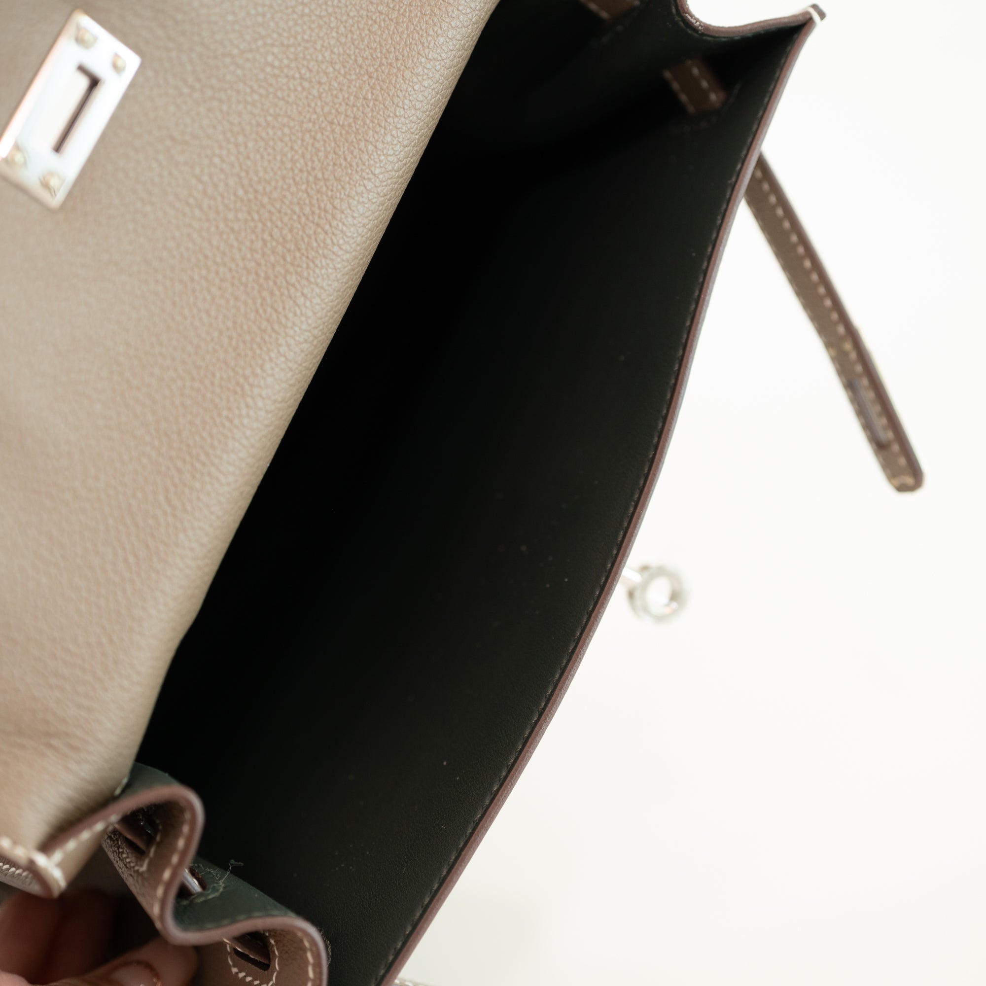 Hermès Kelly Danse II Verso Etoupe / Vert Foncé Evercolor Palladium Hardware