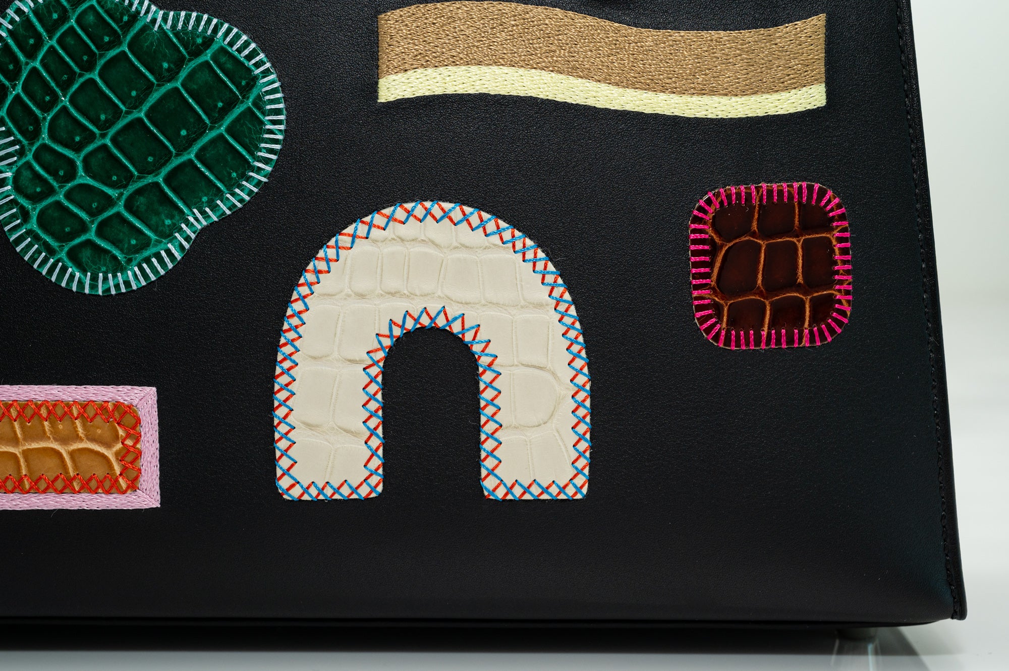 Hermès Kelly 25 Sellier Broderie Colla Noir Swift & Niloticus Crocodile Palladium Hardware