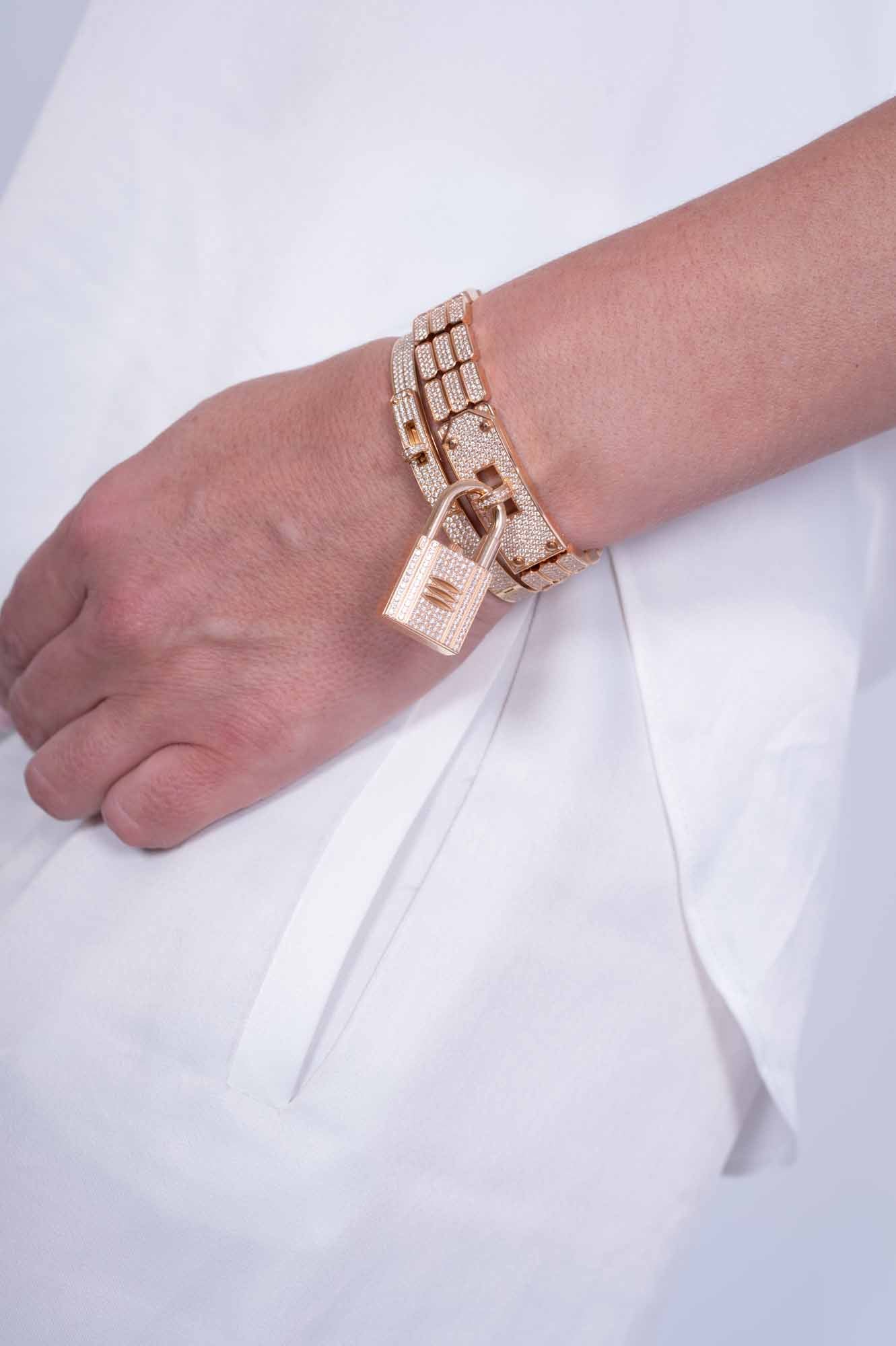 Extraordinary Full Diamond Hermès Kelly Watch 3 Piece Set