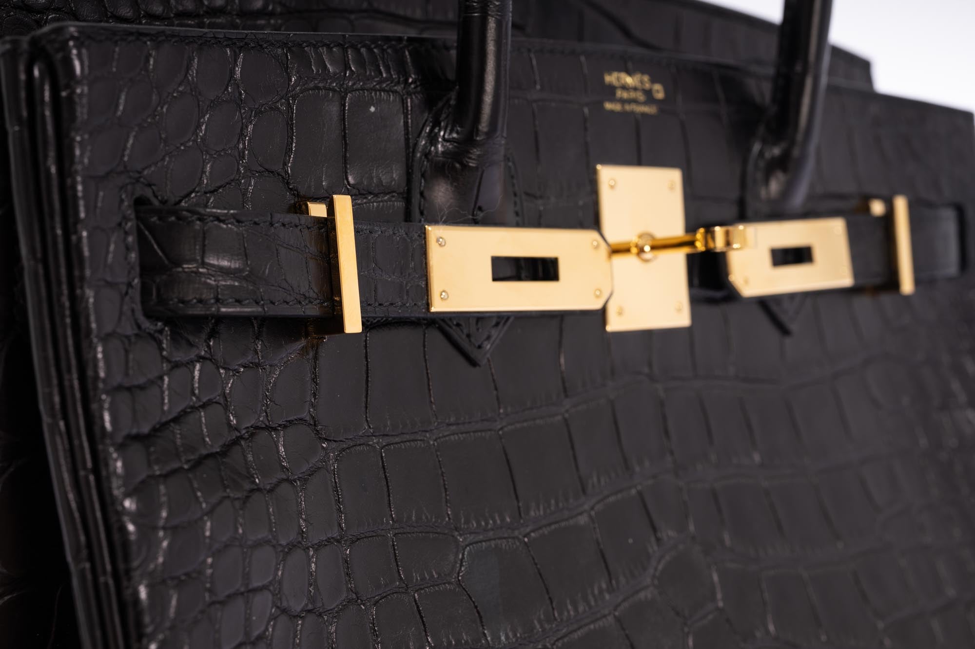 Hermès Birkin 30 Black Matte Alligator Gold Hardware