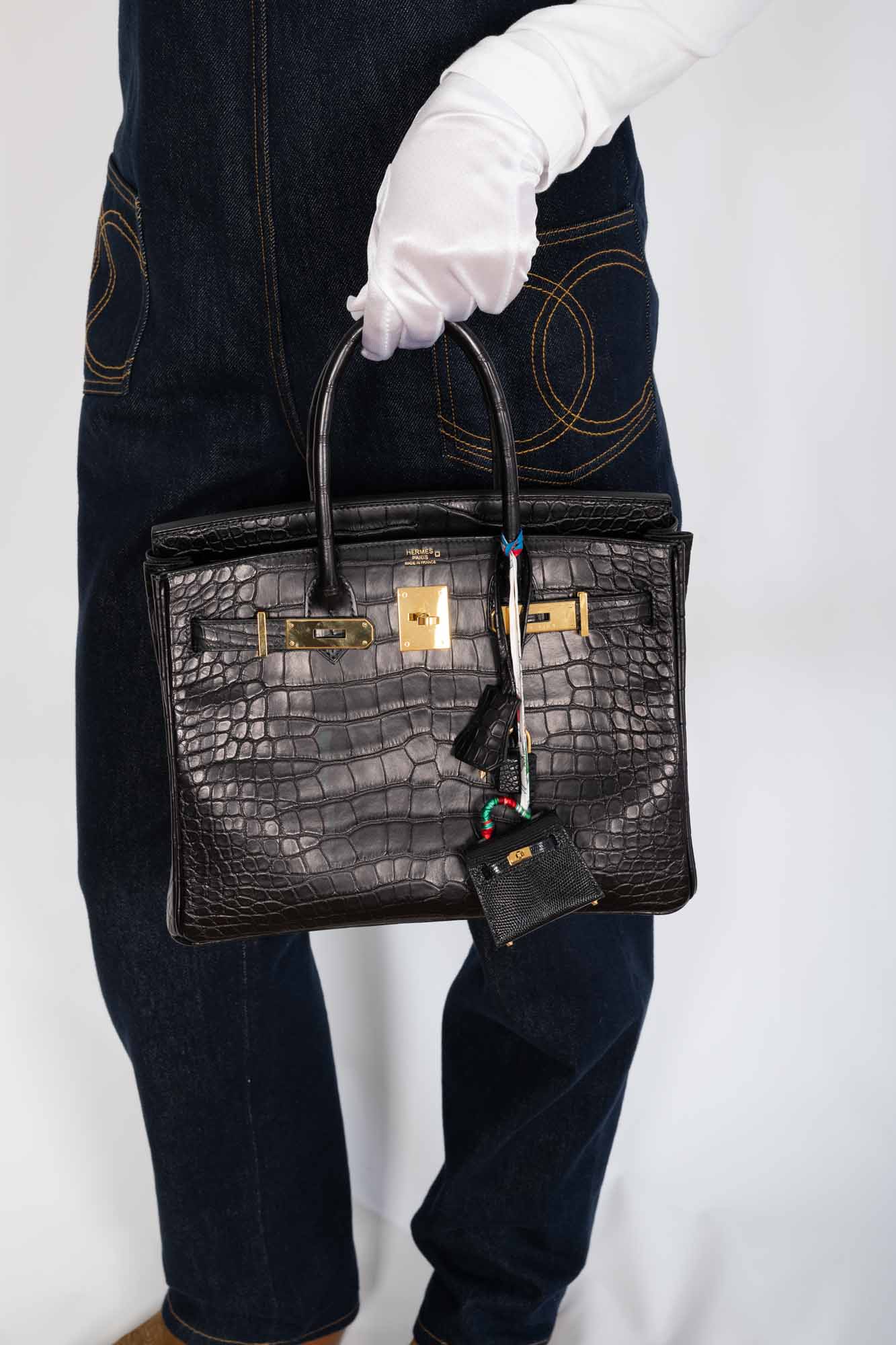 Hermès Birkin 30 Black Matte Alligator Gold Hardware