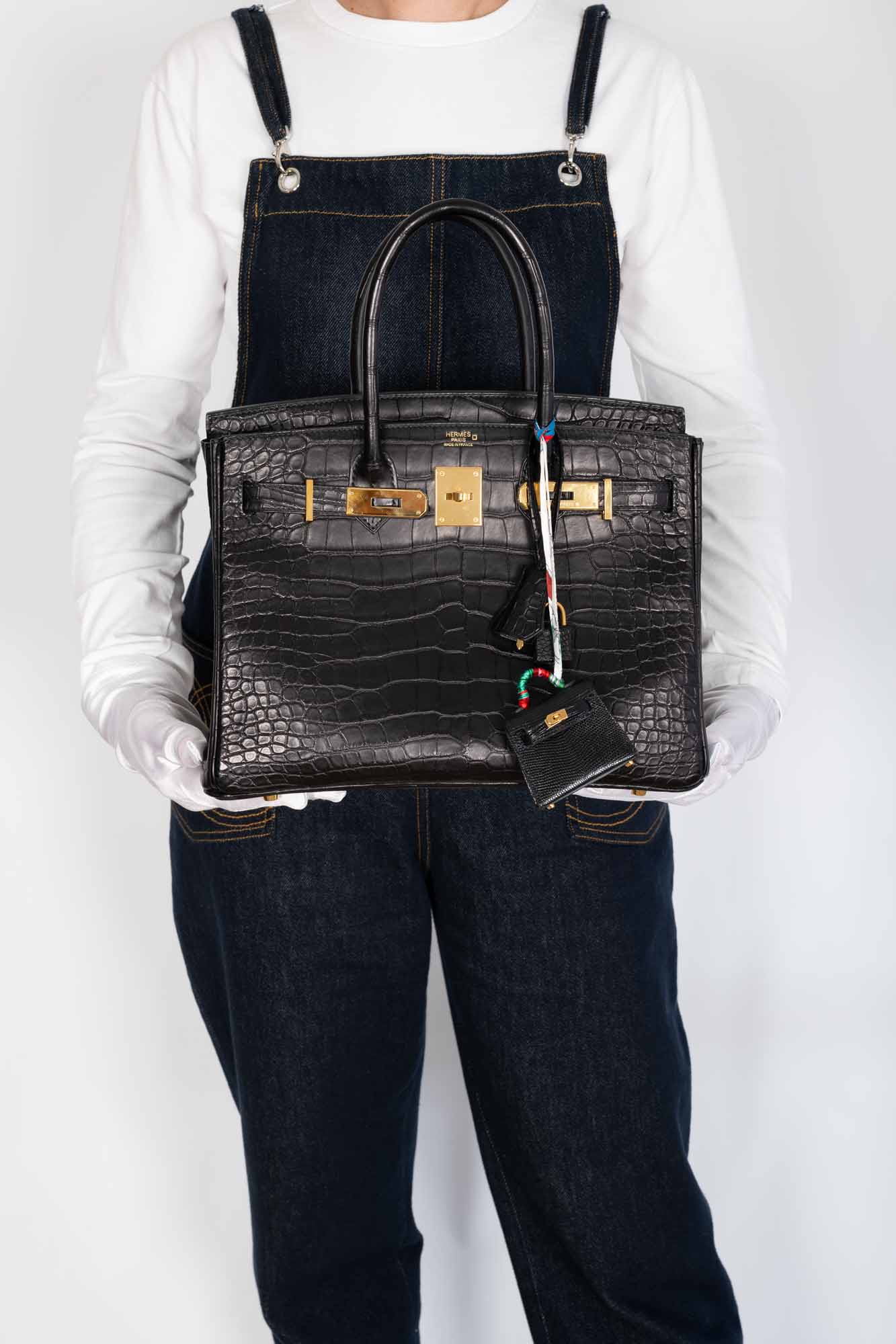 Hermès Birkin 30 Black Matte Alligator Gold Hardware