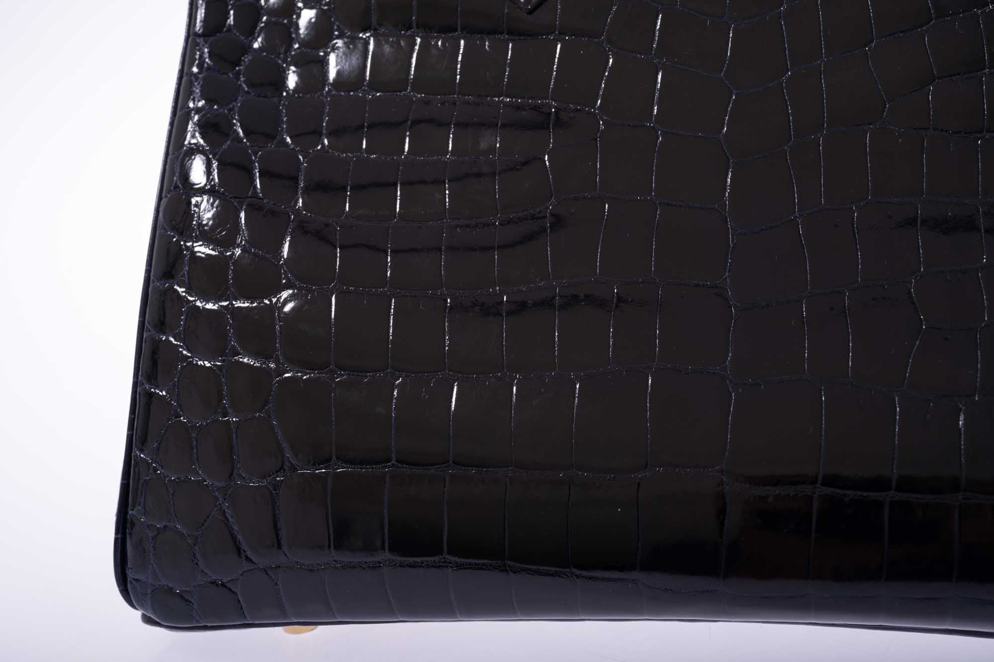 Hermès Birkin 30 Bleu Marine Shiny Niloticus Crocodile Gold Hardware