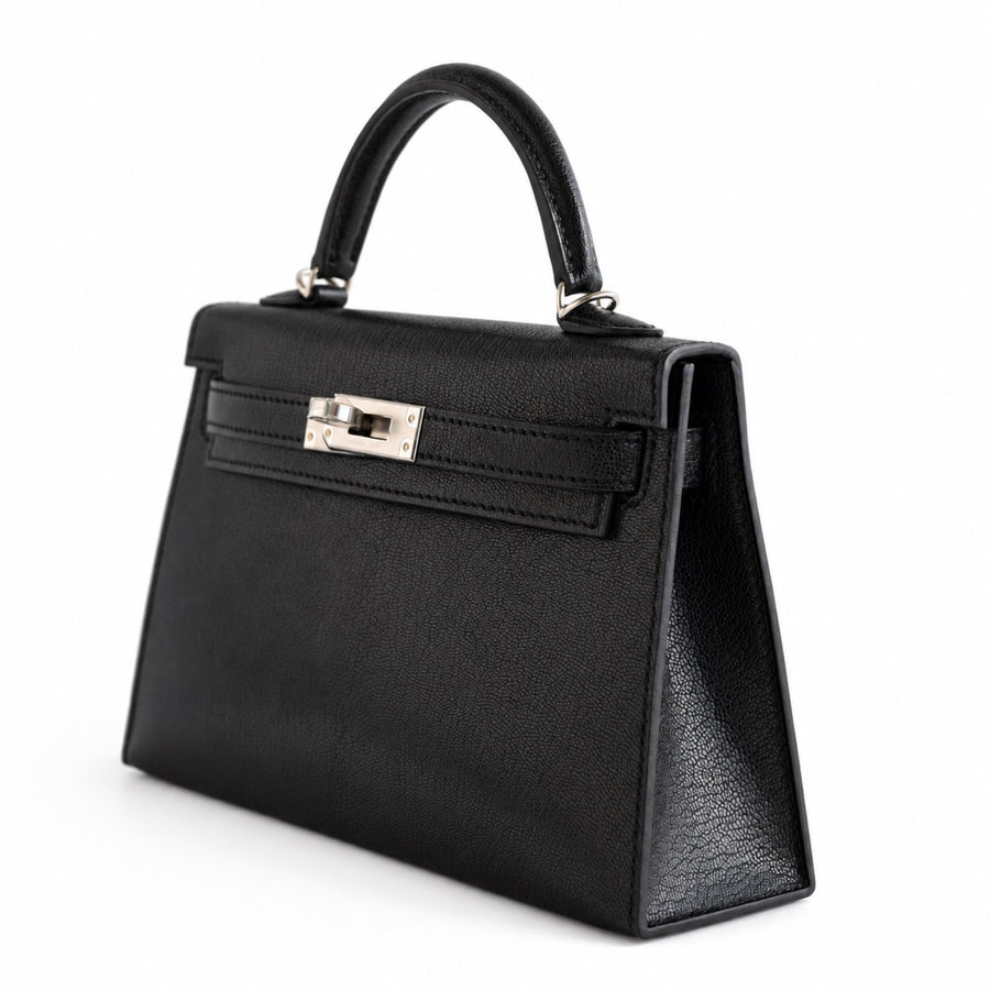 Hermès Clou de Coeur Kelly 20 Mini II Sellier Noir Chèvre Chamkila Palladium Hardware, right three-quarter view