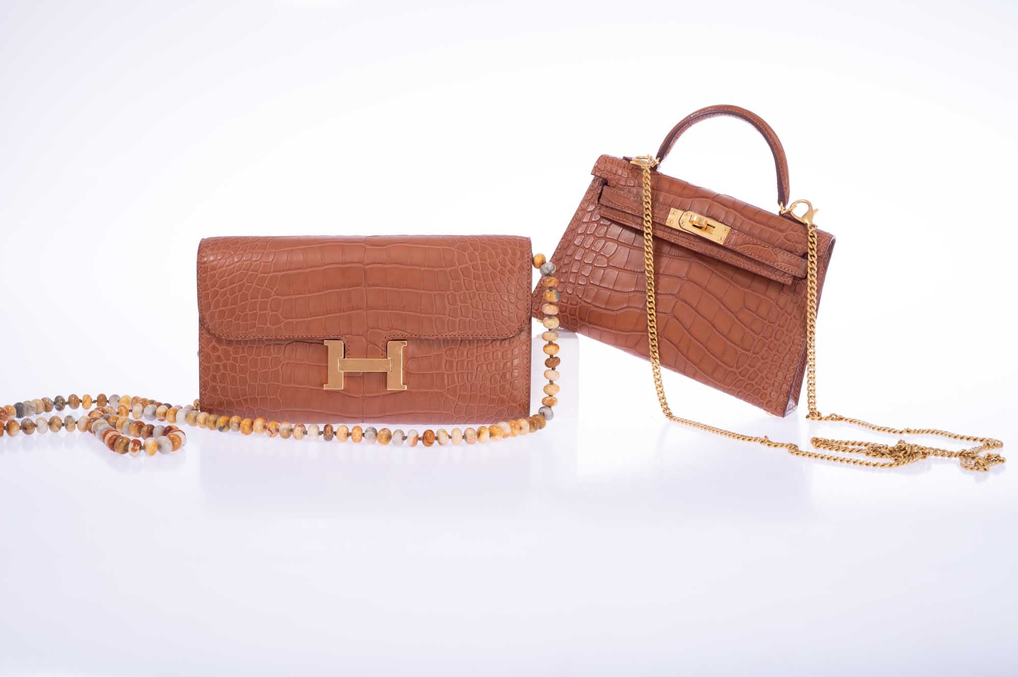Hermès Constance Long Wallet Gold Matte Alligator Gold Hardware