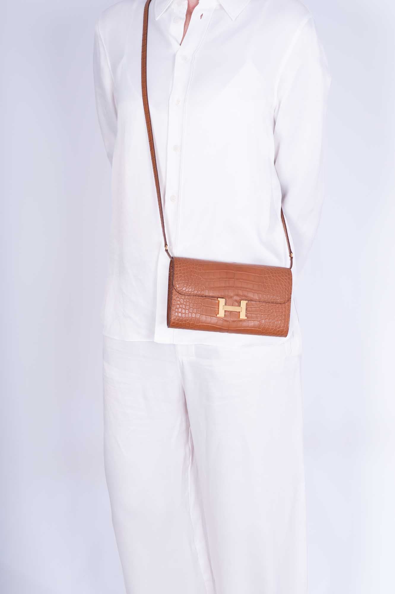 Hermès Constance Long Wallet Gold Matte Alligator Gold Hardware