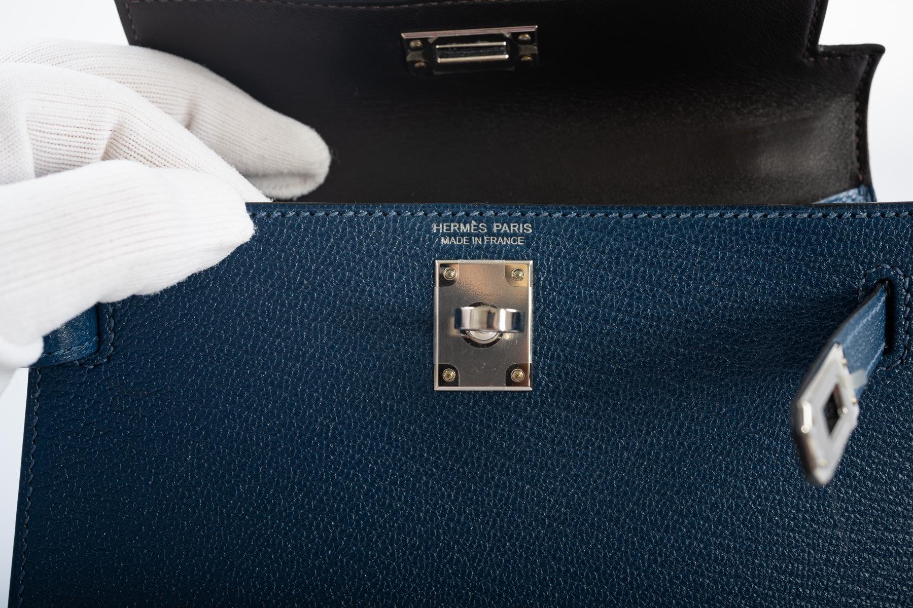 Hermès Kelly 20 Mini II Sellier Verso Blue Deep and Ebène Chèvre Palladium Hardware