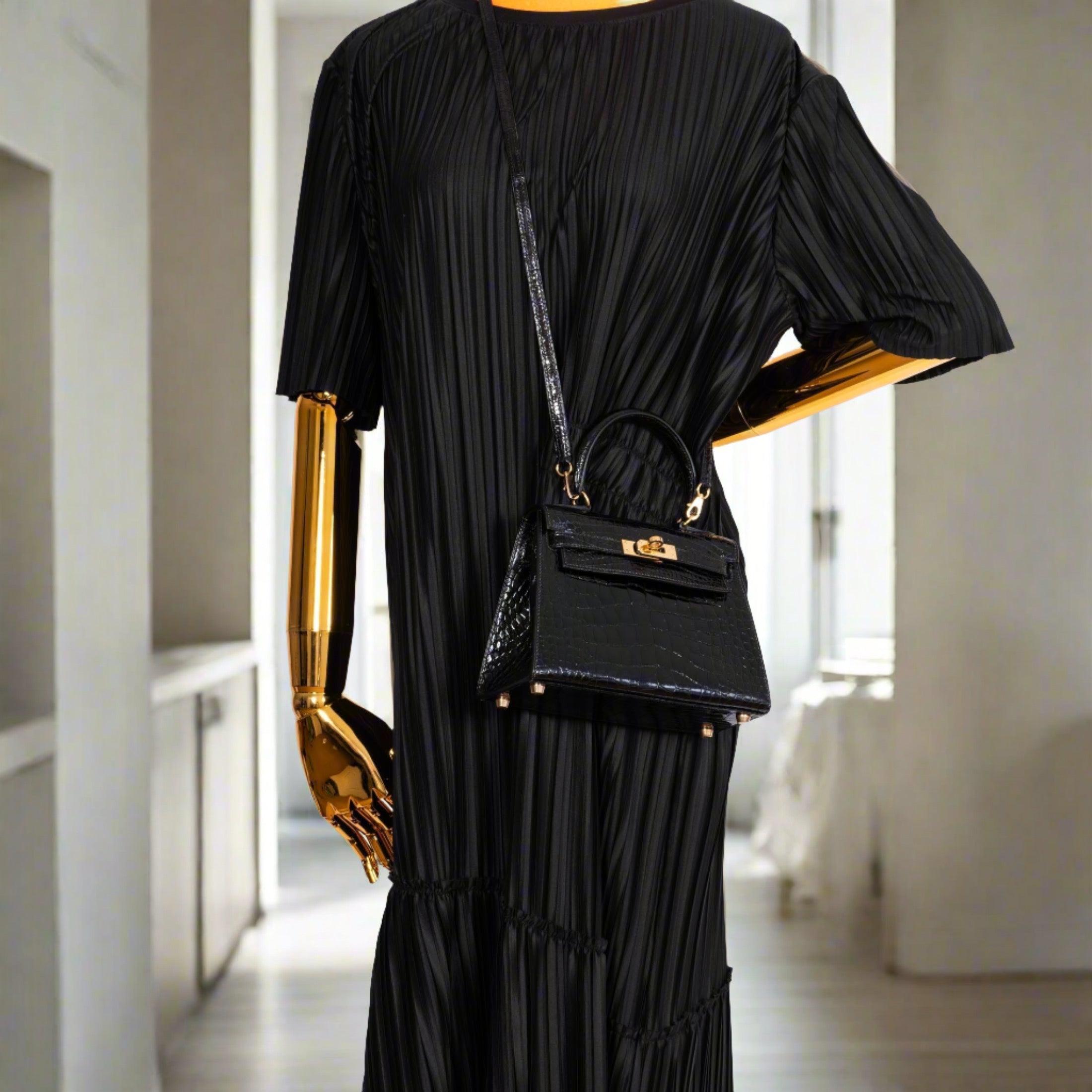 Hermès Kelly 20 Mini Vintage Black Noir Alligator with Gold Hardware