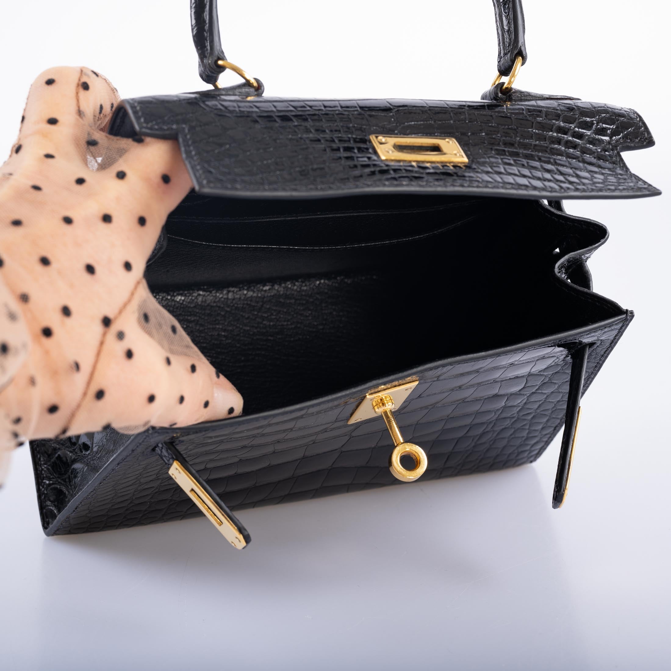 Hermès Kelly 20 Mini Vintage Black Noir Alligator with Gold Hardware