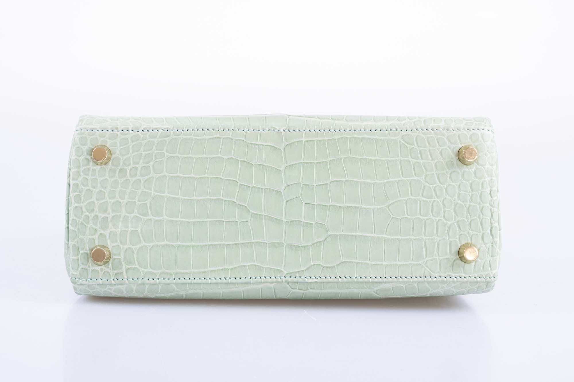 Hermès Kelly 25 Matte Vert d'Eau Porosus Crocodile Gold Hardware