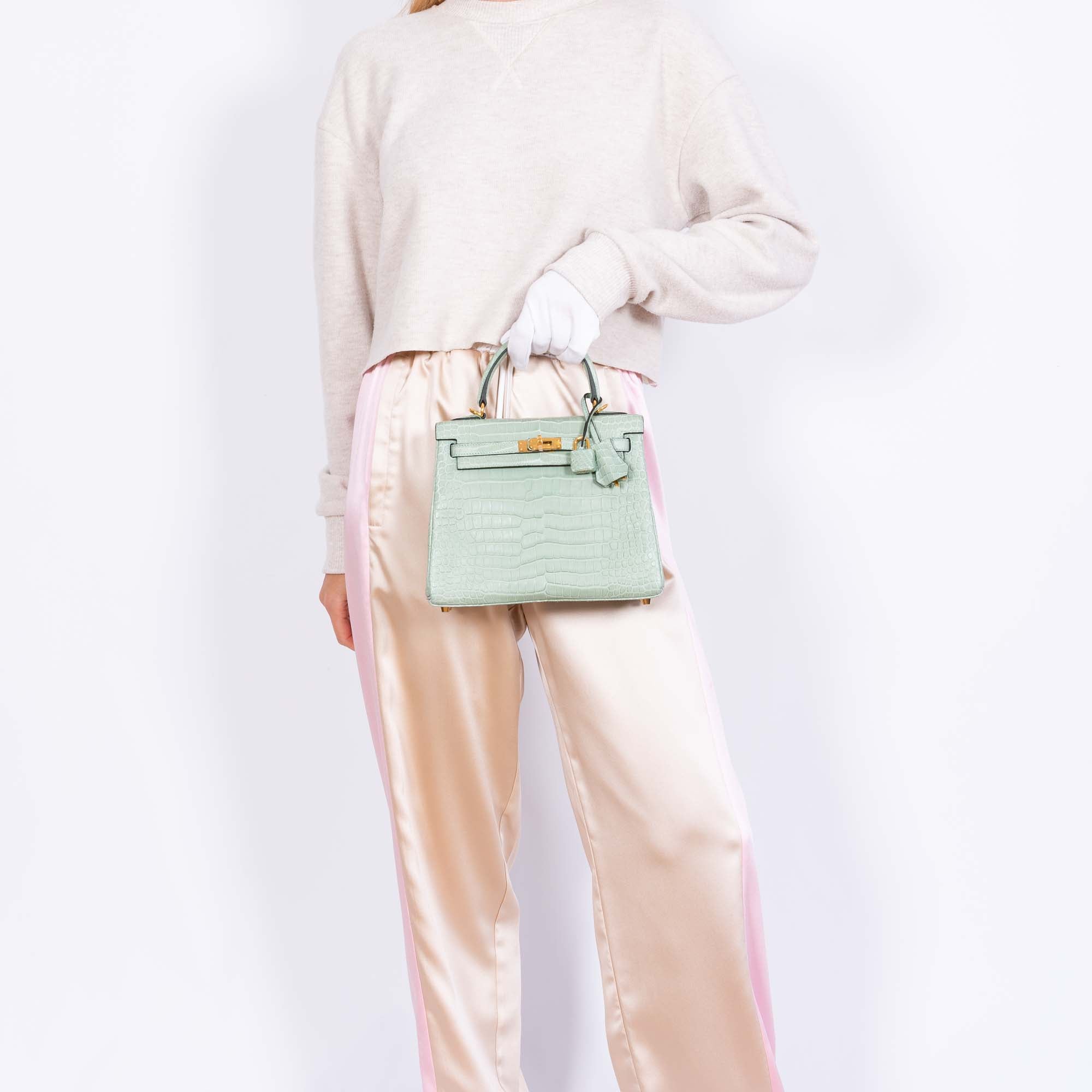 Hermès Kelly 25 Matte Vert d'Eau Porosus Crocodile Gold Hardware