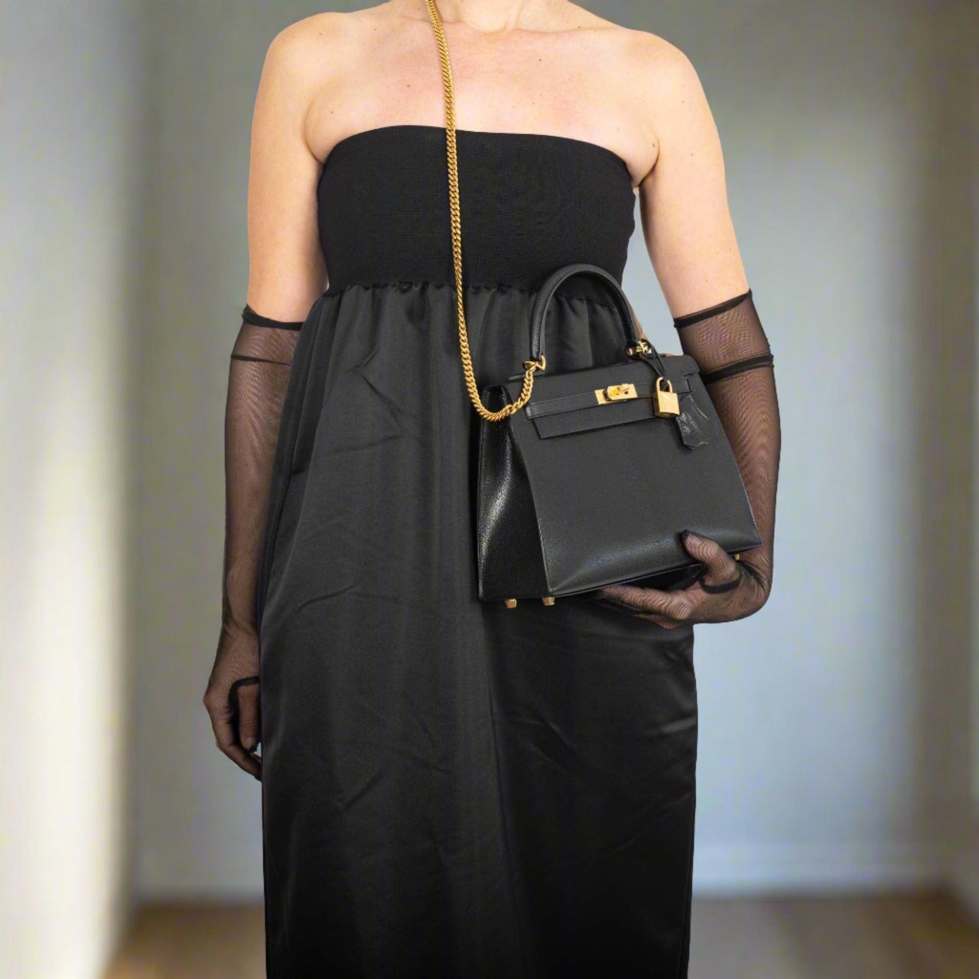 Hermès Kelly 25 Sellier Black Chevre Chamkila Gold Hardware