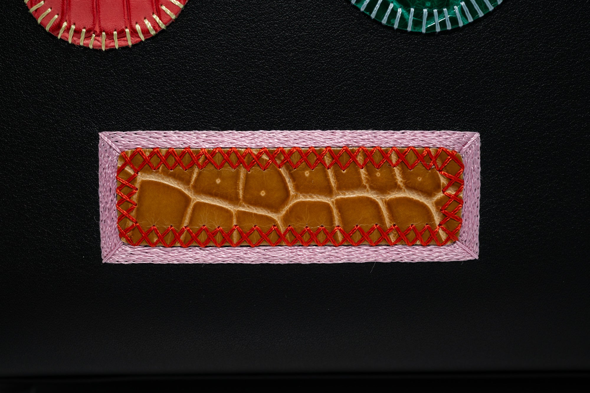 Hermès Kelly 25 Sellier Broderie Colla Noir Swift & Niloticus Crocodile Palladium Hardware