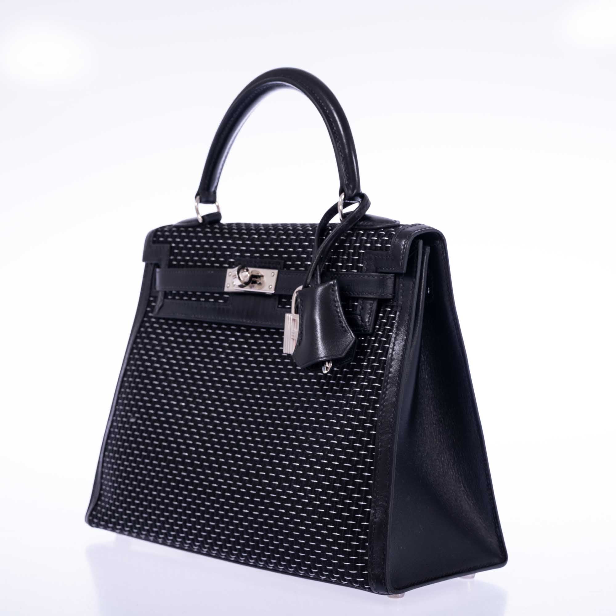 Hermès Kelly 25 Sellier Silver and Noir Crinoline Box Leather Palladium Hardware