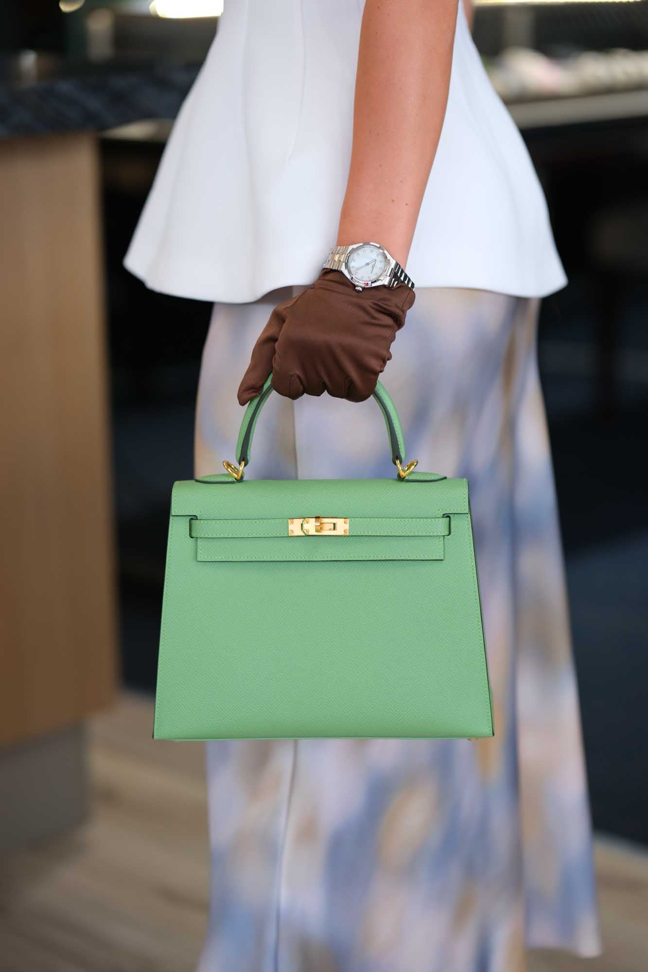 Hermès Kelly 25 Sellier Vert Criquet Epsom Gold Hardware