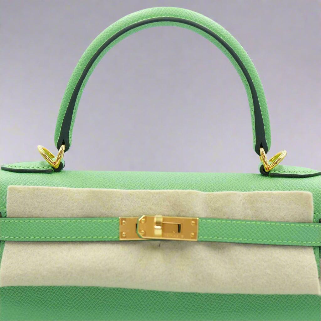 Hermès Kelly 25 Sellier Vert Criquet Epsom Gold Hardware