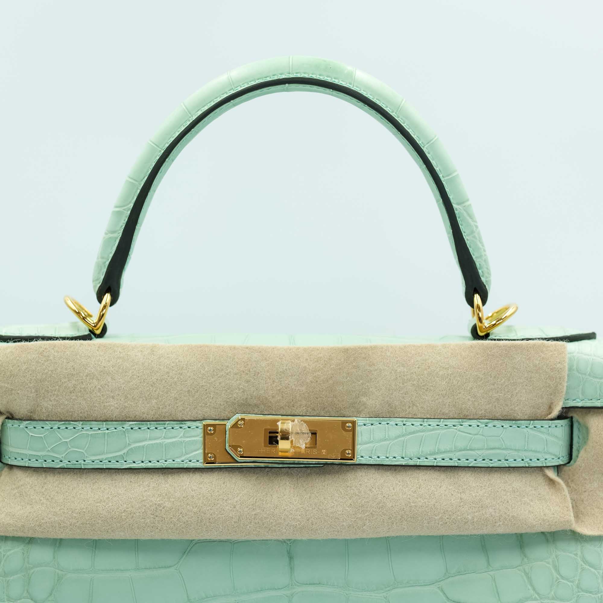 Hermès Kelly 28 Retourne Vert d'Eau Matte Alligator with Gold Hardware