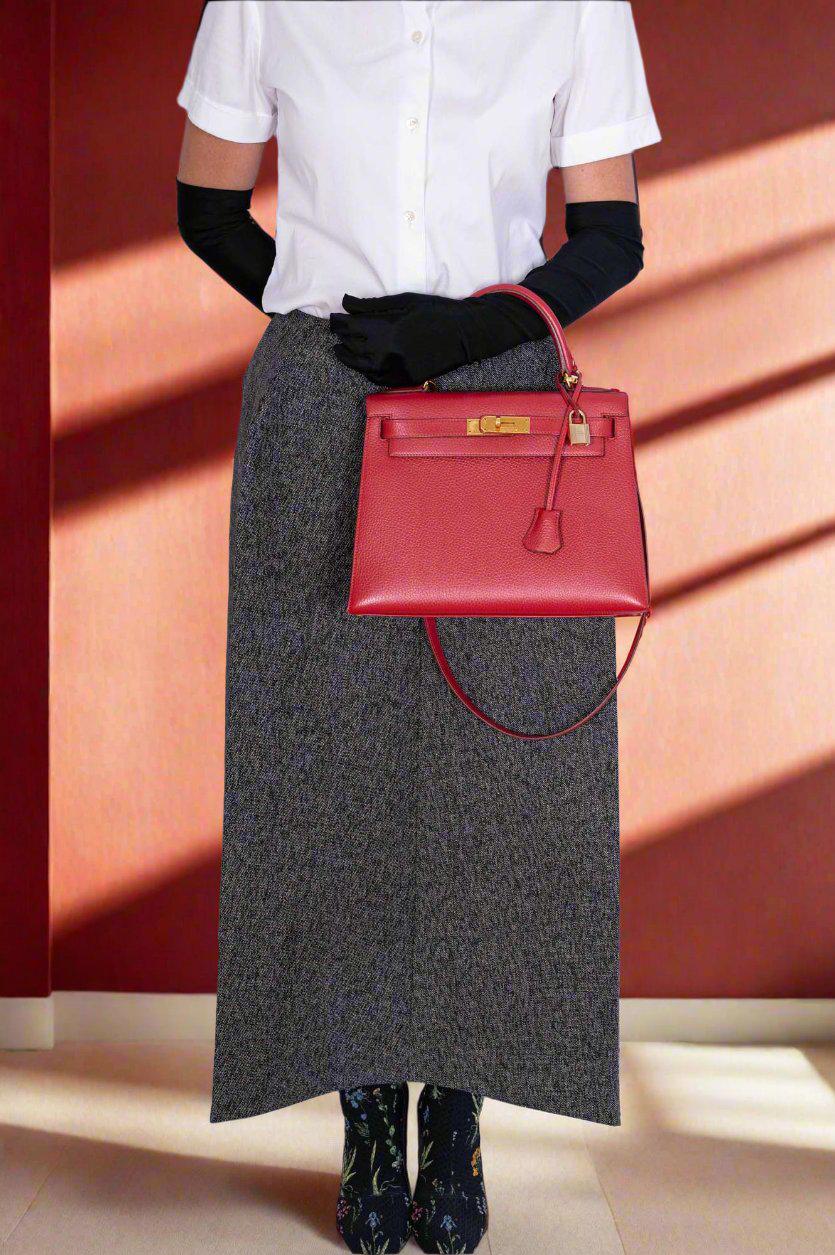 Hermès Kelly 28 Sellier Rouge Vif Ardenne with Gold Hardware