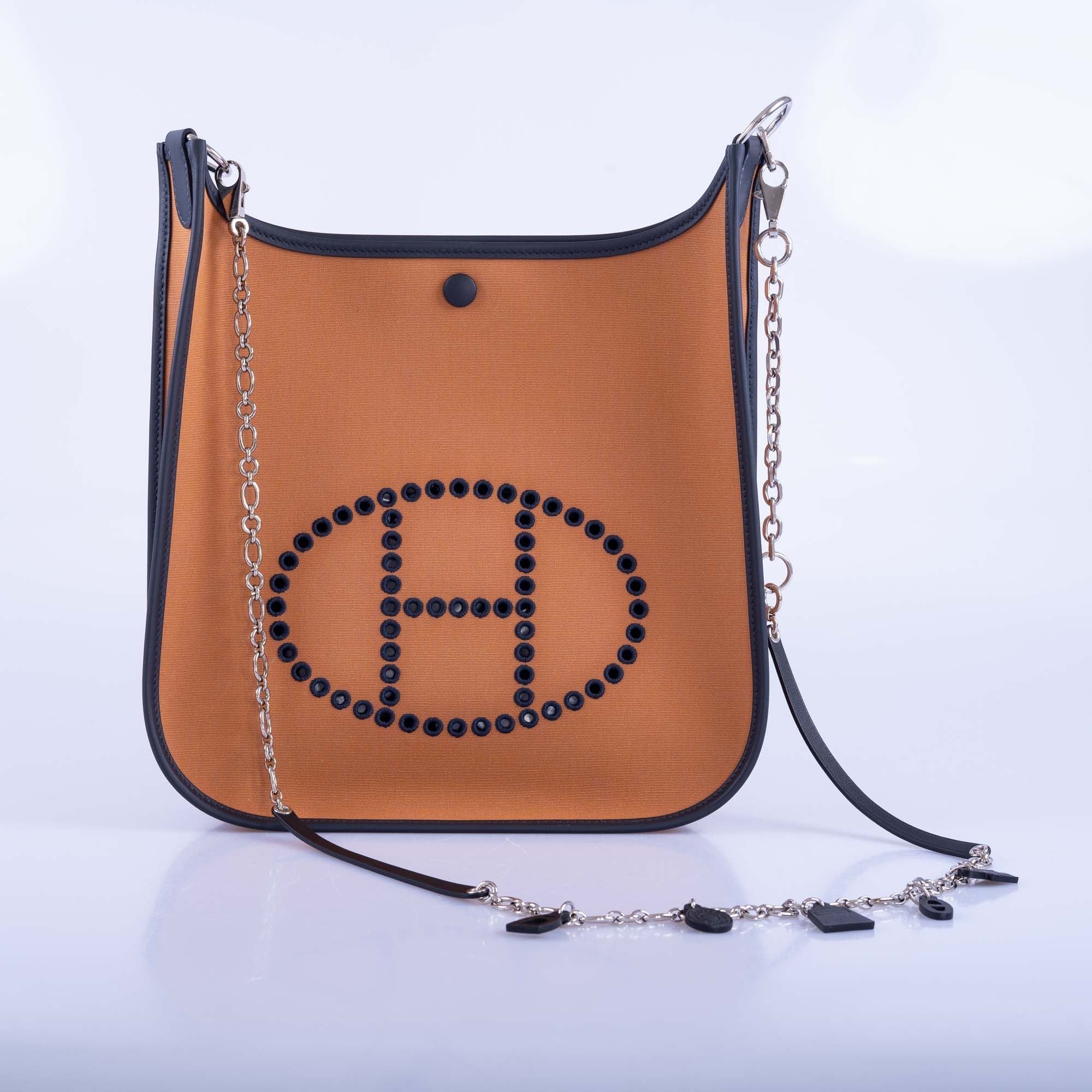 Hermès Neo Evelyne 29 PM Officier Dune Toile and Cassis Swift Palladium Hardware
