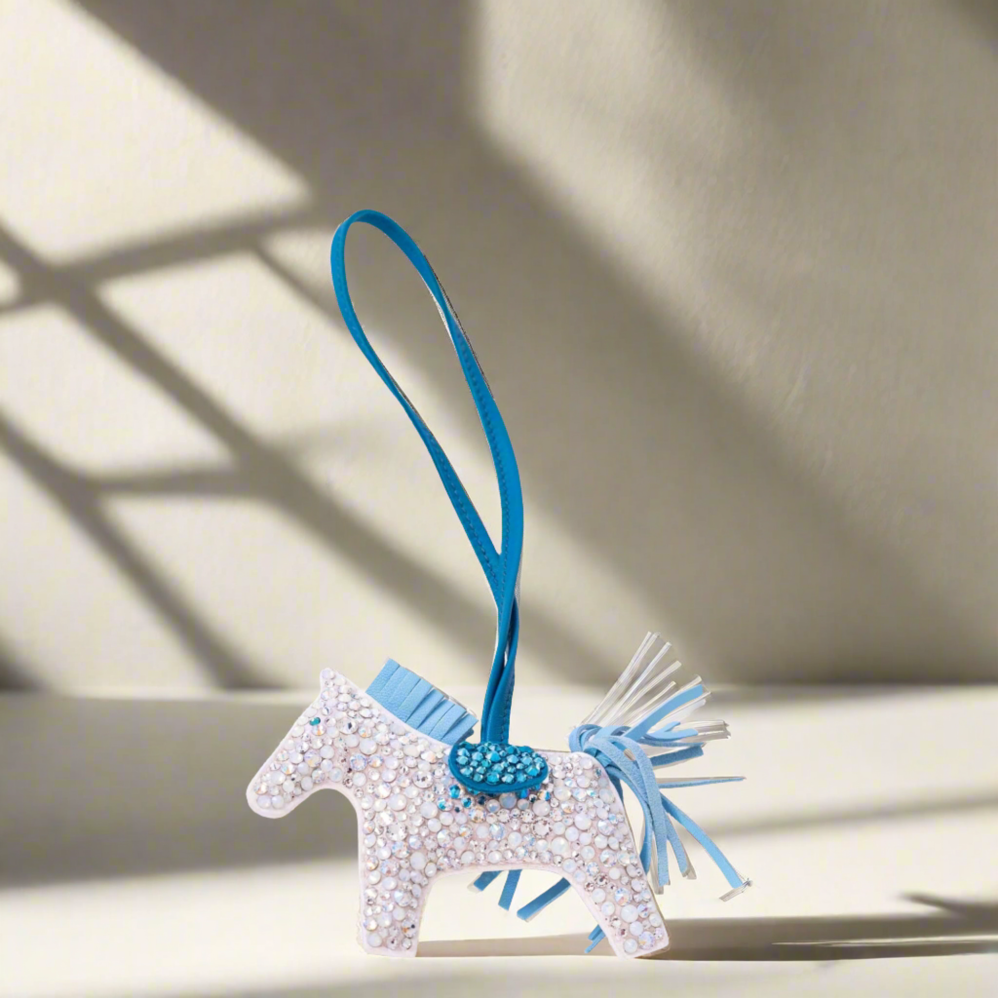 HERMÈS 馬型チャーム ホワイトレザー Hermès Rodeo Milo White Clear and Iridescent Charm Custom