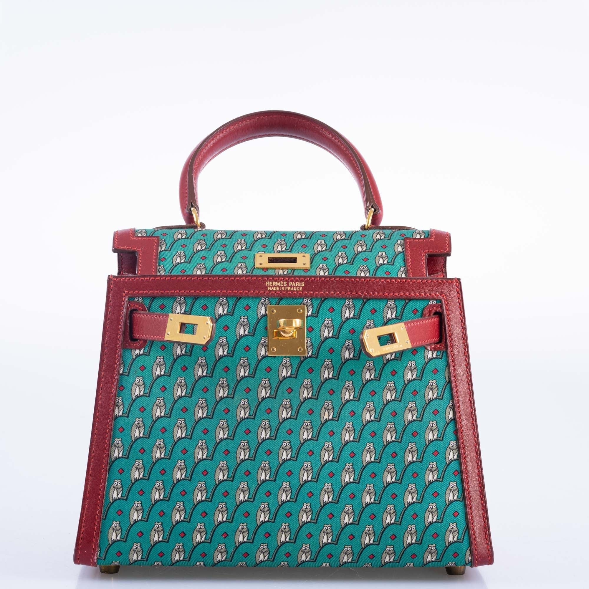 Hermès Vintage Kelly 20 Sellier Owl Print Turquoise Silk & Rouge Vif Box Calf Gold Hardware
