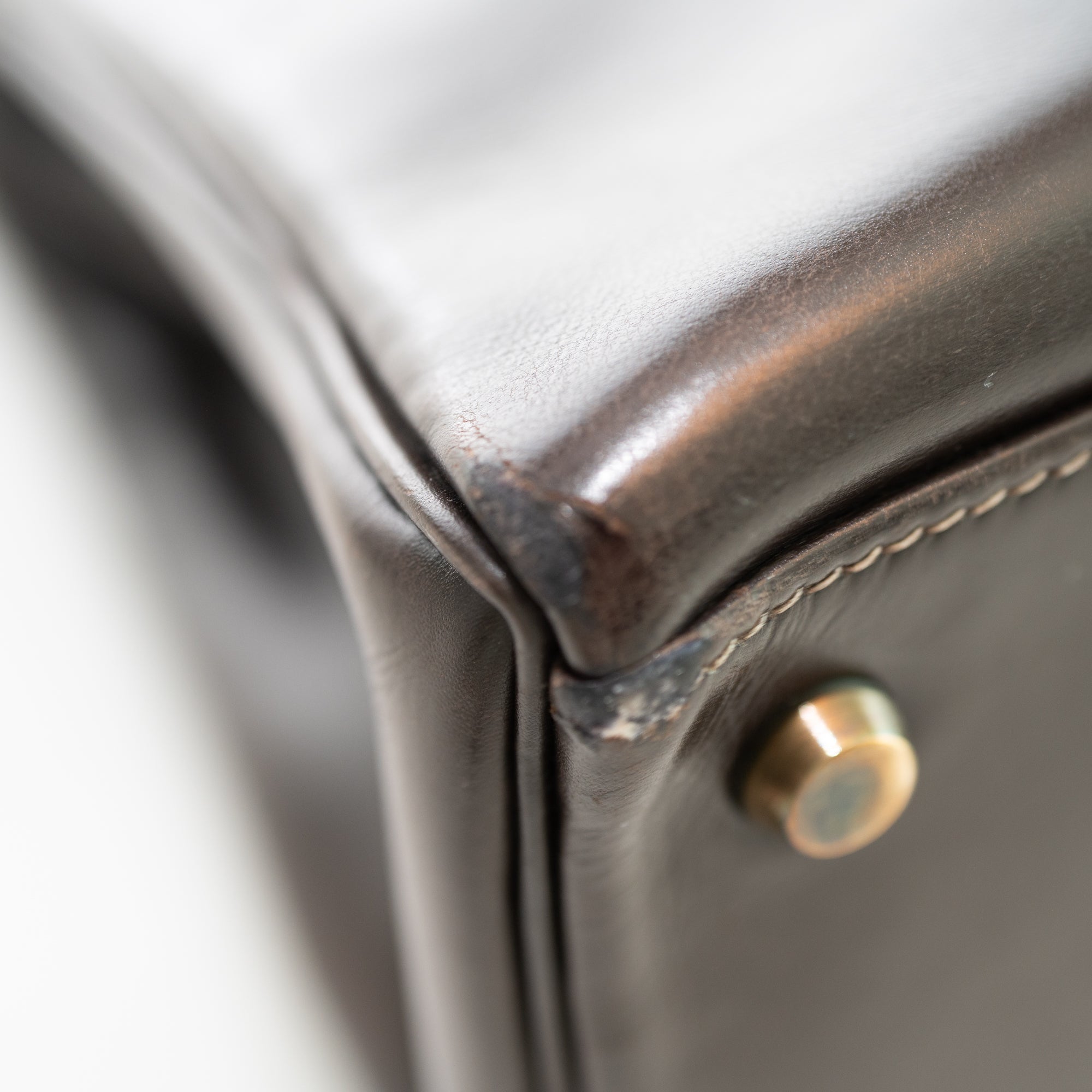 Hermès Vintage Kelly 28 Retourné Marron Foncé Box Calf Gold Hardware