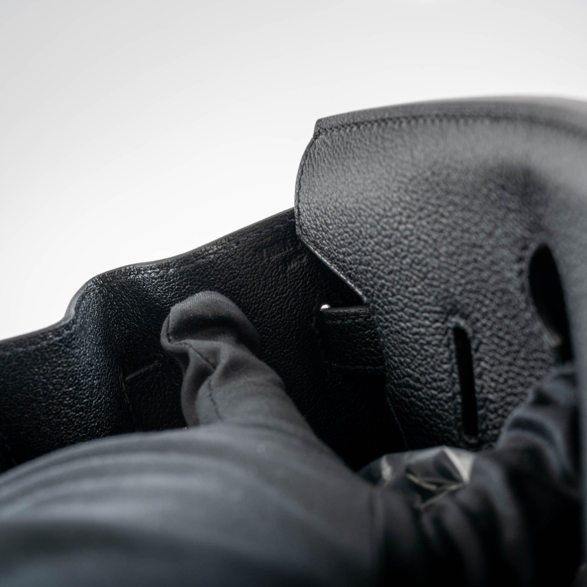 Hermès Birkin 30 Black Navillo Taurillon Leather Gold Hardware - 2020, Y