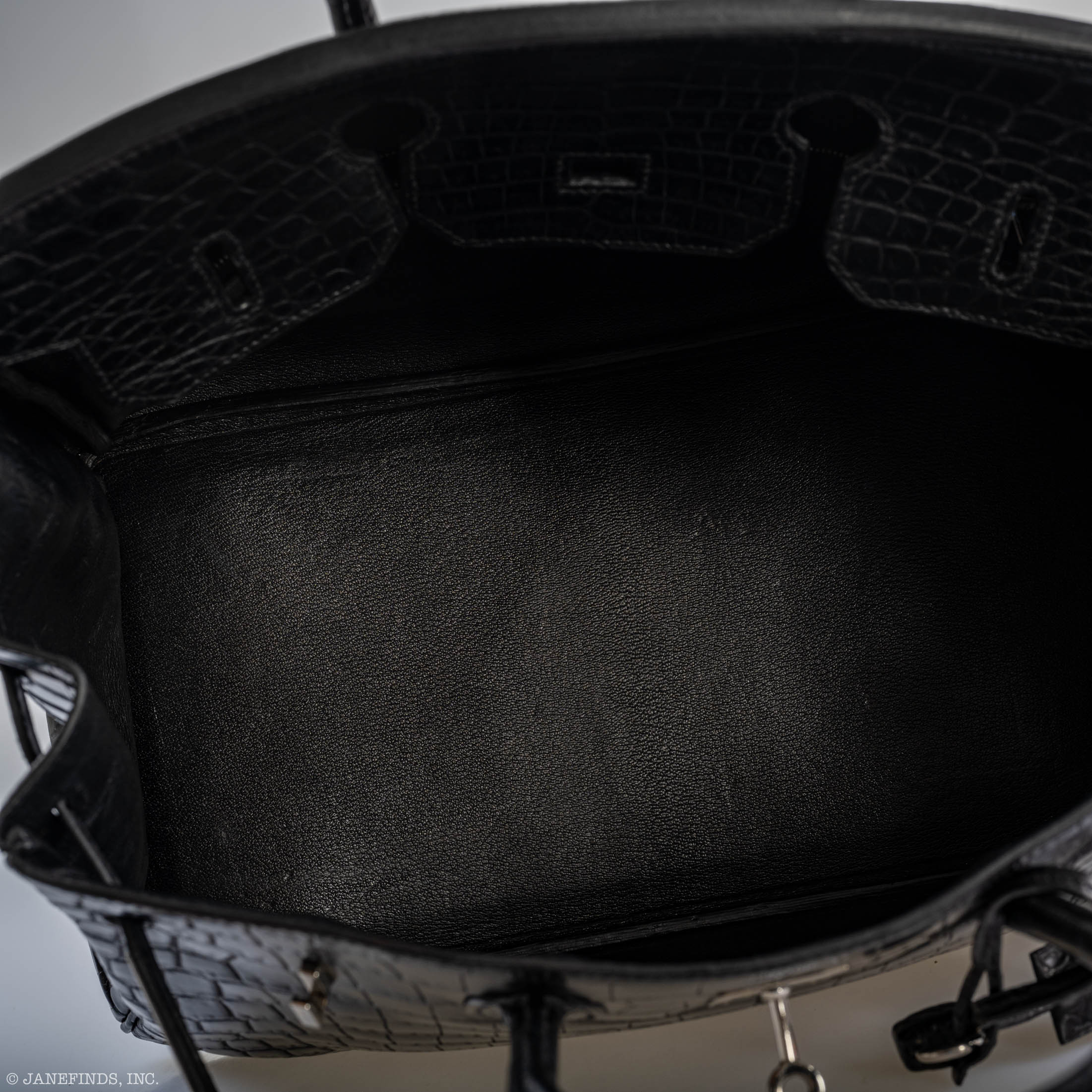 Hermès Birkin 35 Matte Black Nilo Crocodile with Palladium Hardware - 2011, O Square