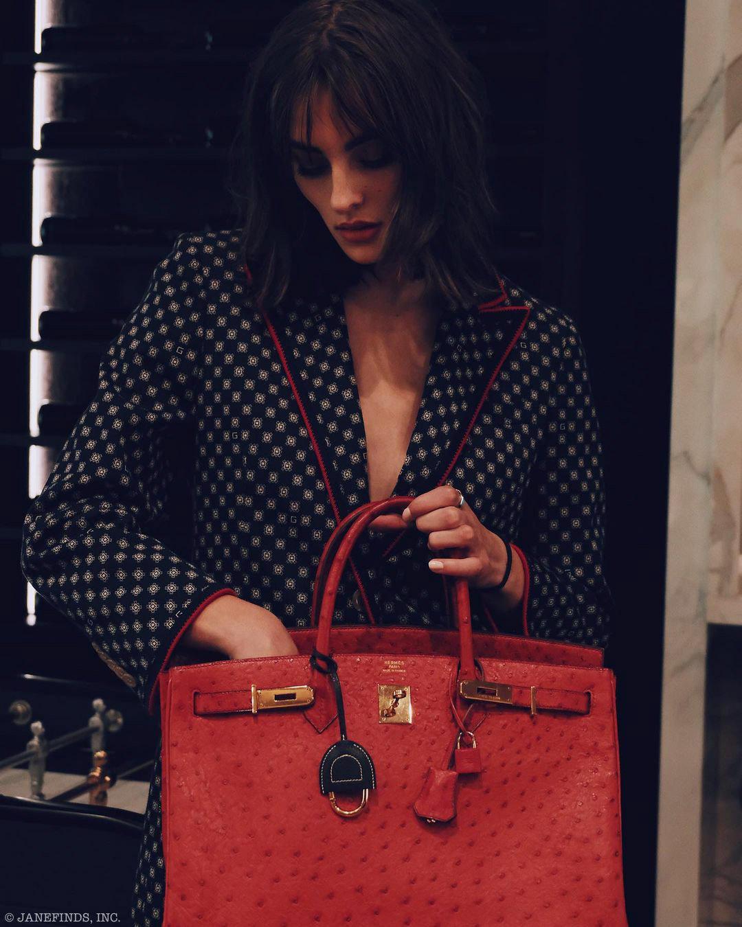 Hermès Birkin 40 Rouge Vif Ostrich with Gold Hardware