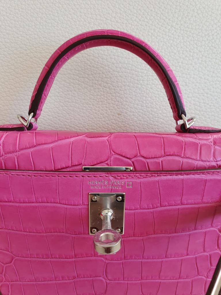 Hermès Kelly 20 Mini II Sellier Rose Shocking Matte Alligator Palladium Hardware - 2021, Z