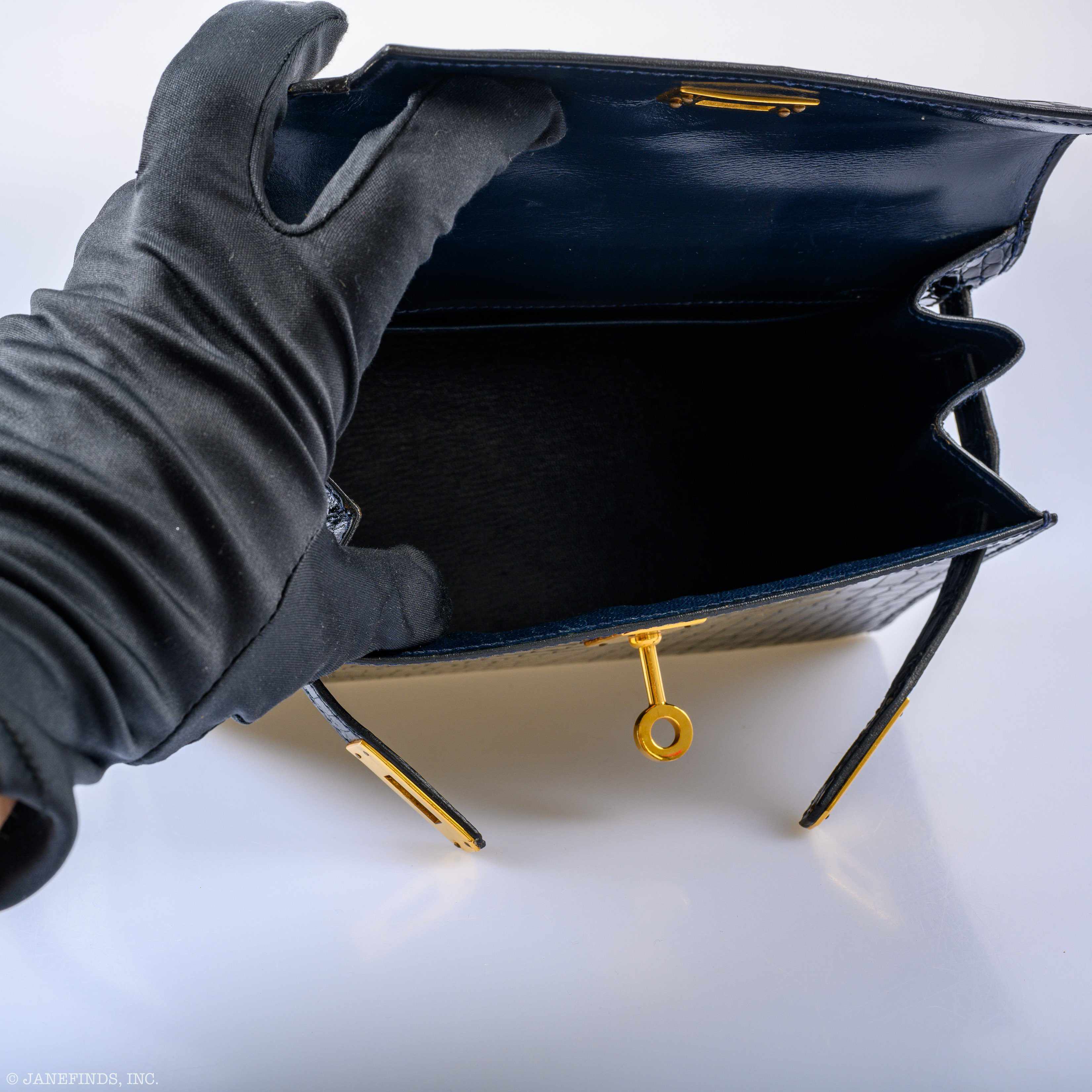 Hermès Kelly 20 Mini Sellier Shoulder Black Porosus Crocodile Gold Hardware - 1981