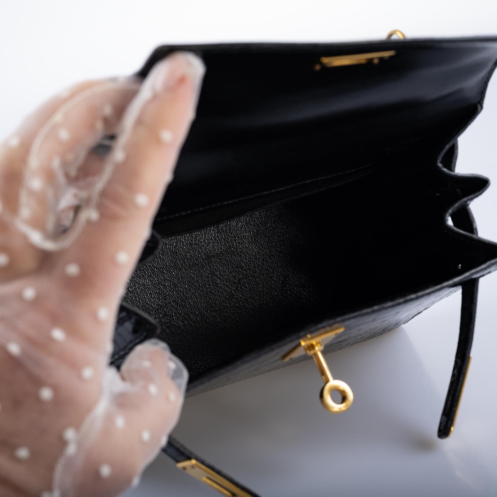 Hermès Kelly 20 Mini Sellier Vintage Shiny Black Noir Porosus Crocodile with Gold Hardware
