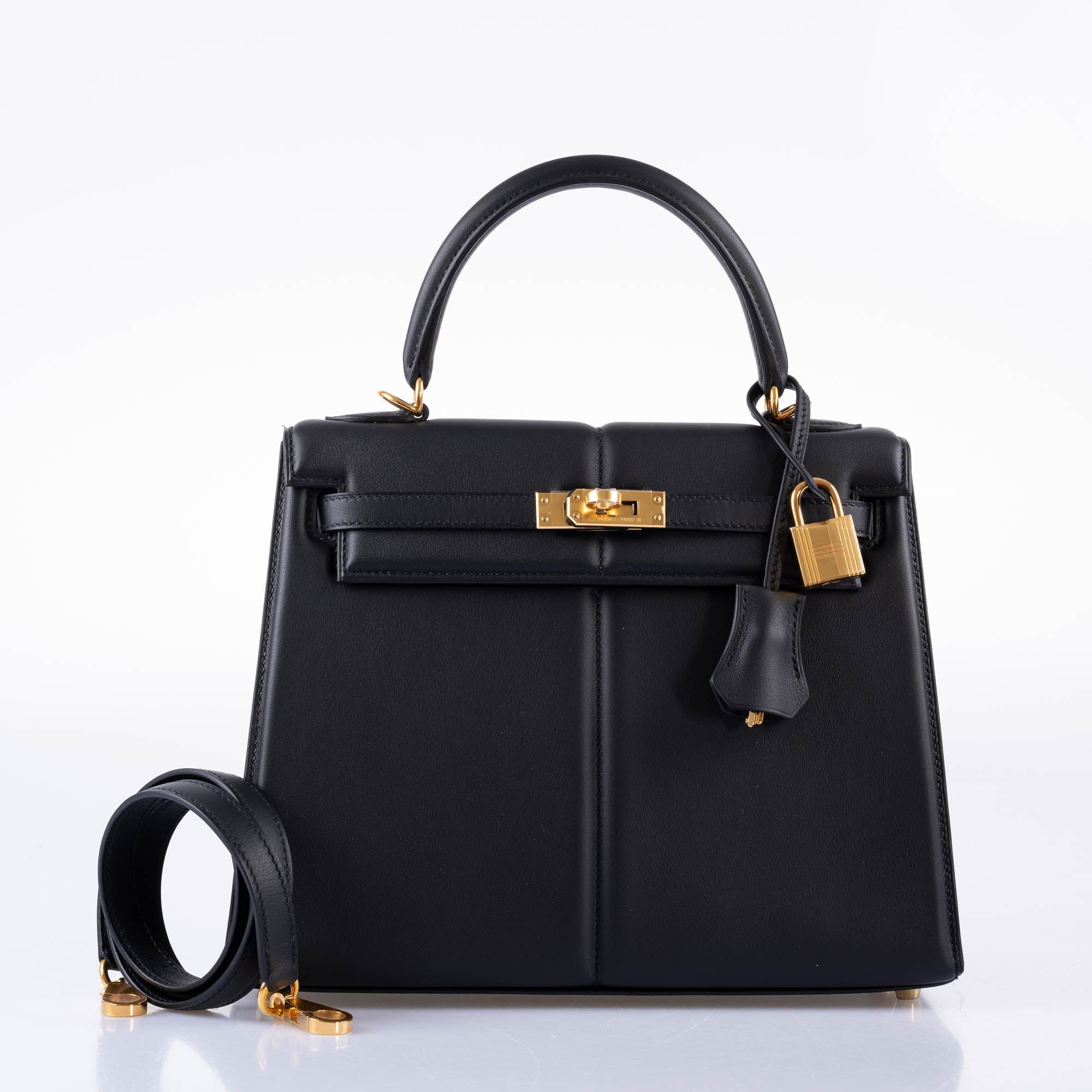 Hermès Kelly 25 Padded Sellier Black Barenia and Swift Leather Gold Hardware