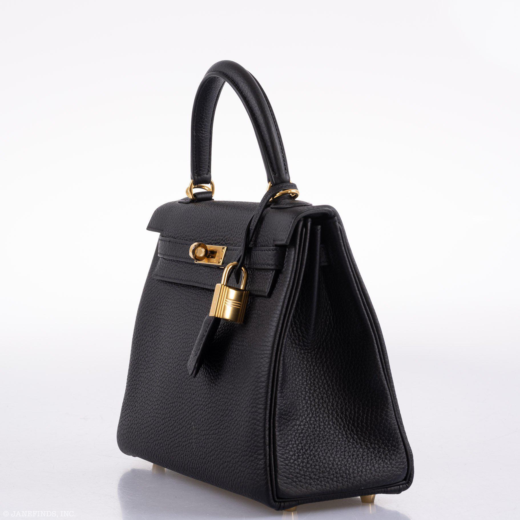 Hermès Kelly 25 Retourne Black Togo Gold Hardware - 2020, Y