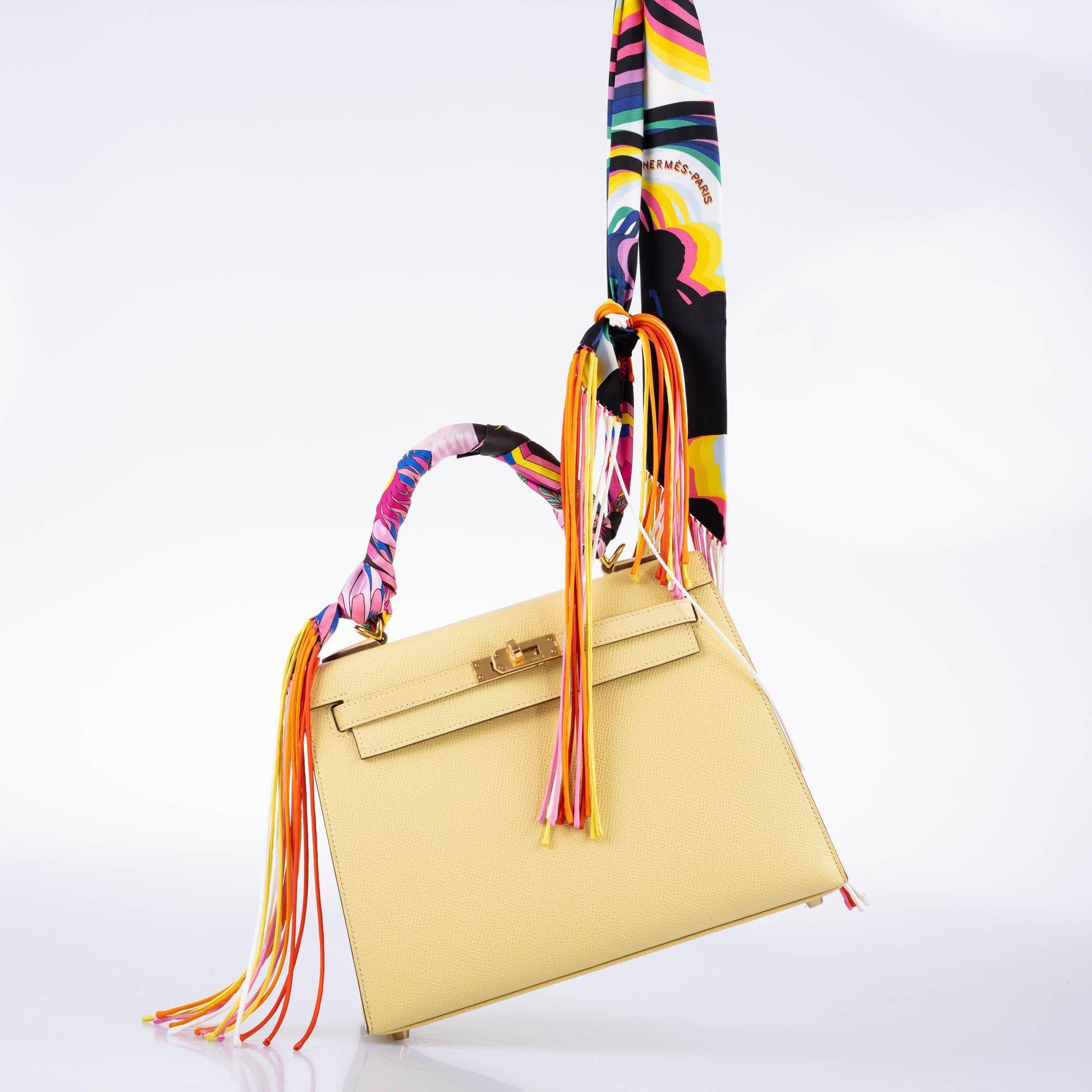 Hermès Kelly 25 Sellier Jaune Poussin Epsom with Gold Hardware - 2021, Y