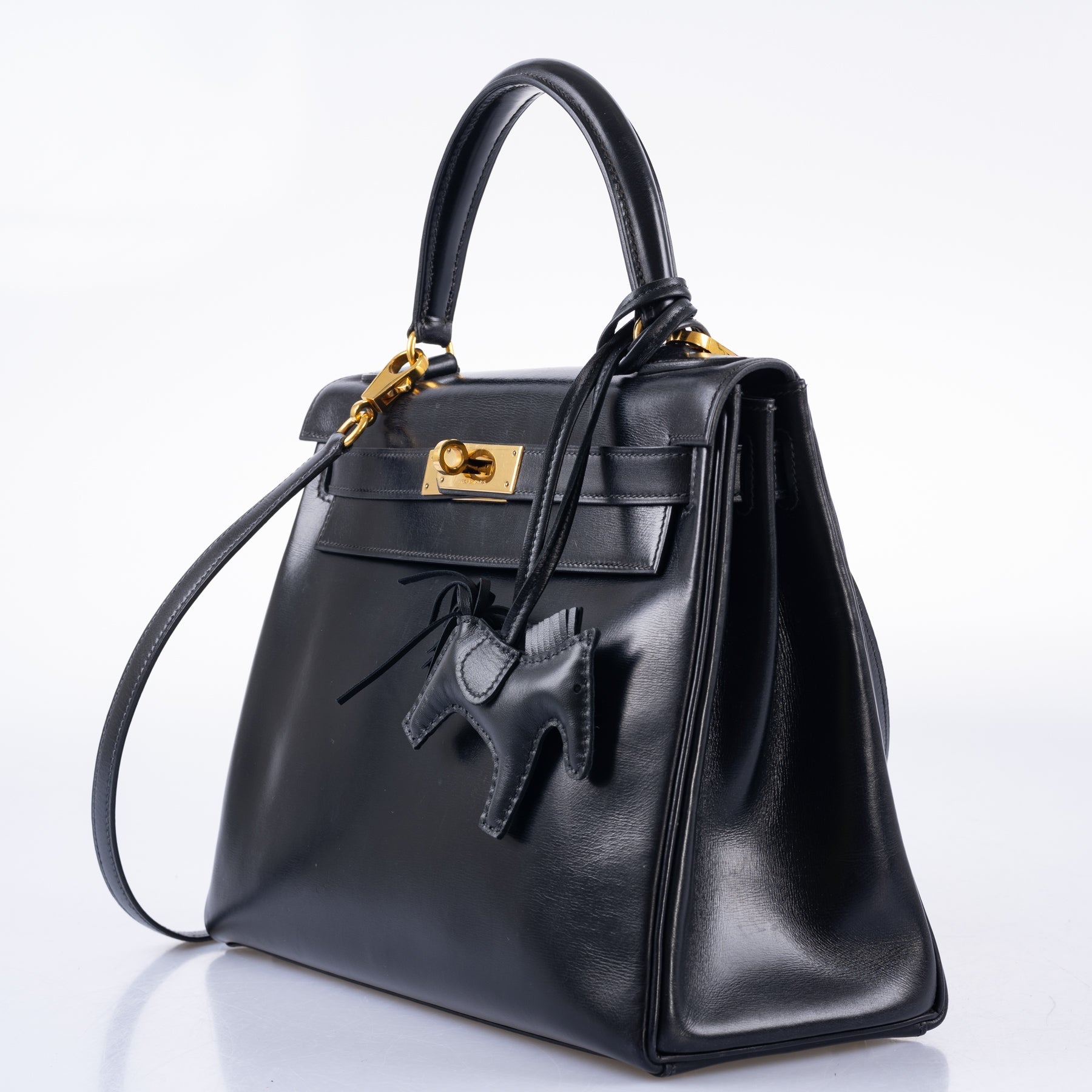 Hermès Kelly 28 Black Box Gold Hardware