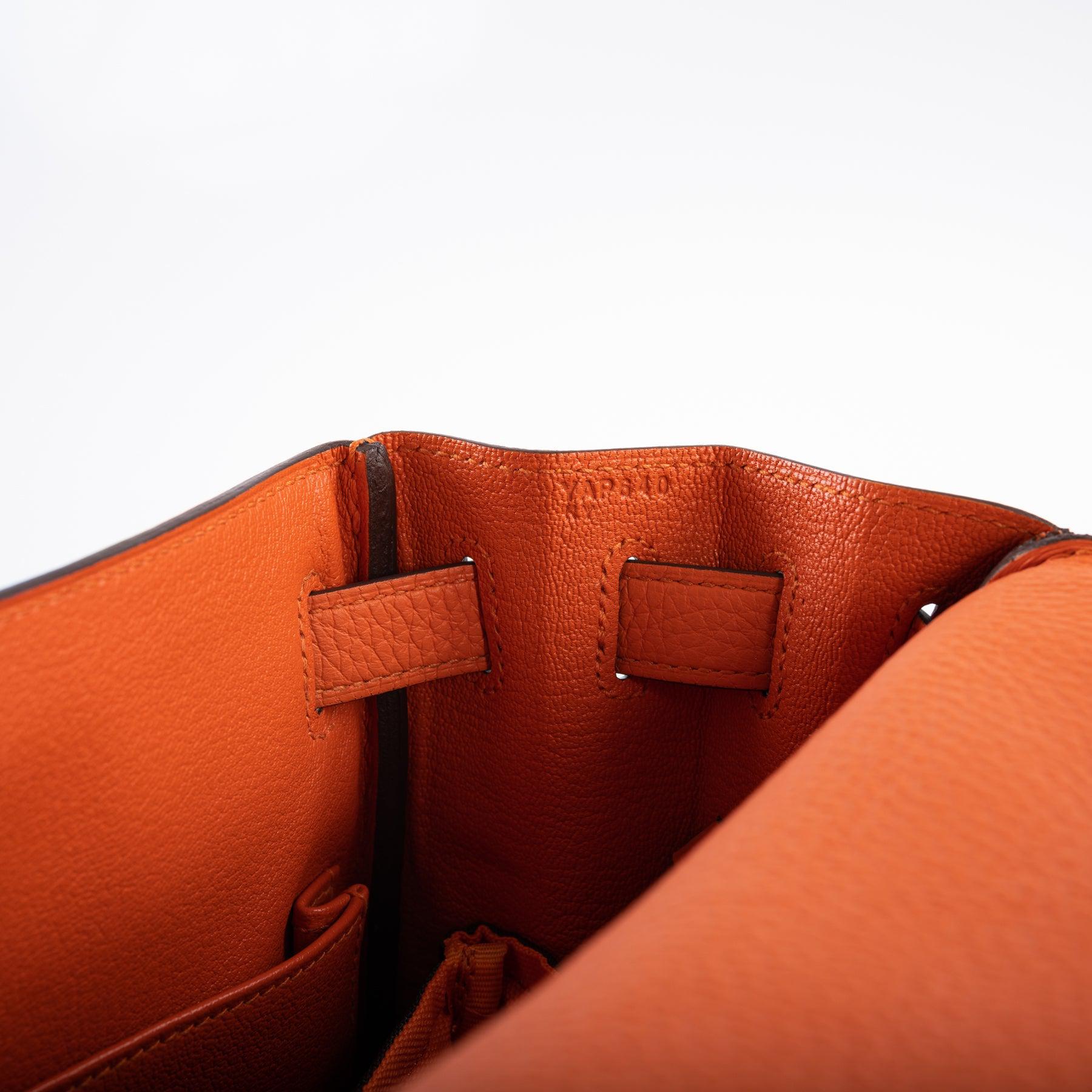 Hermès Kelly 28 Retourne Feu Orange Togo Gold Hardware