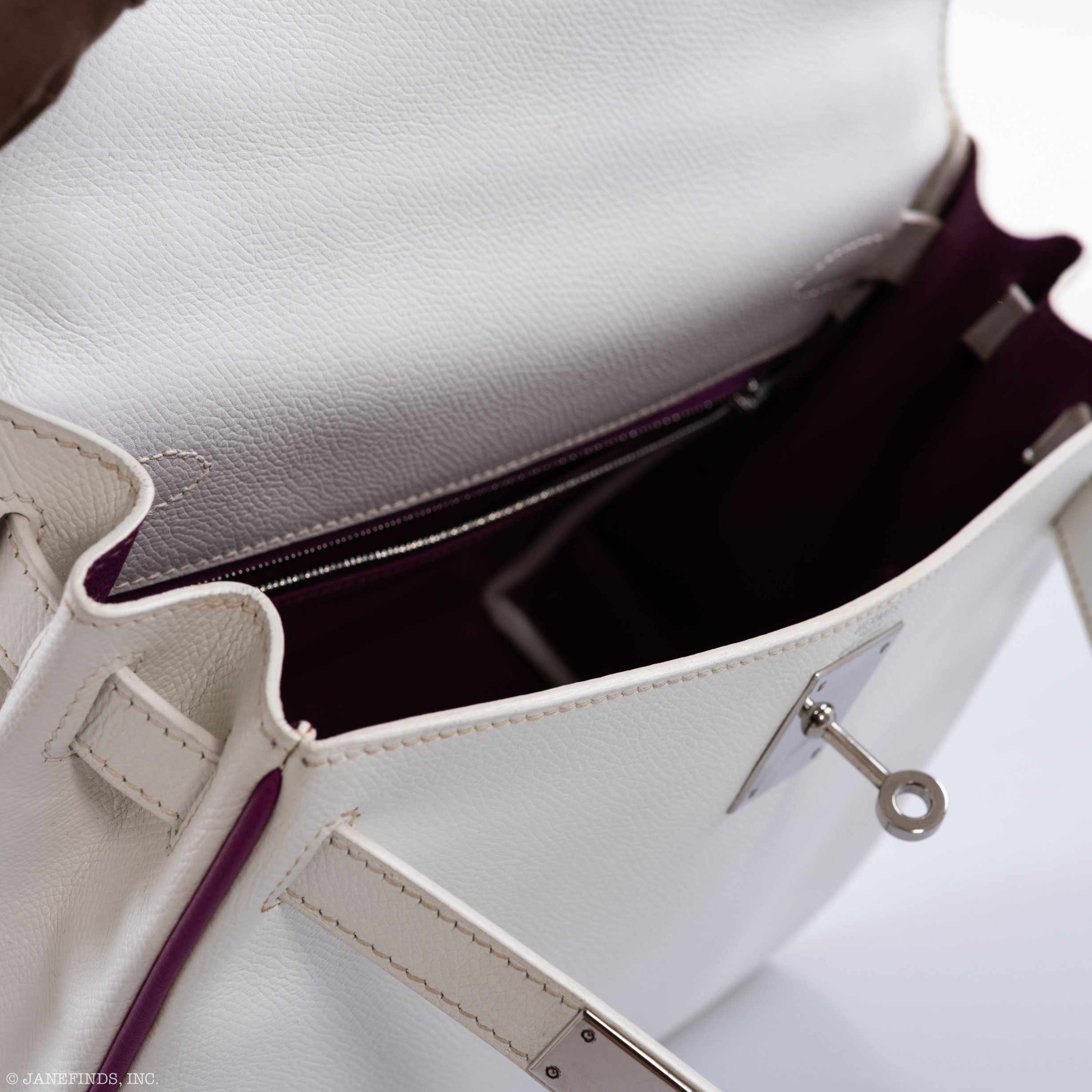 Hermès Kelly 28 Retourne Two-Tone White Epsom Cyclamen Piping Palladium Hardware