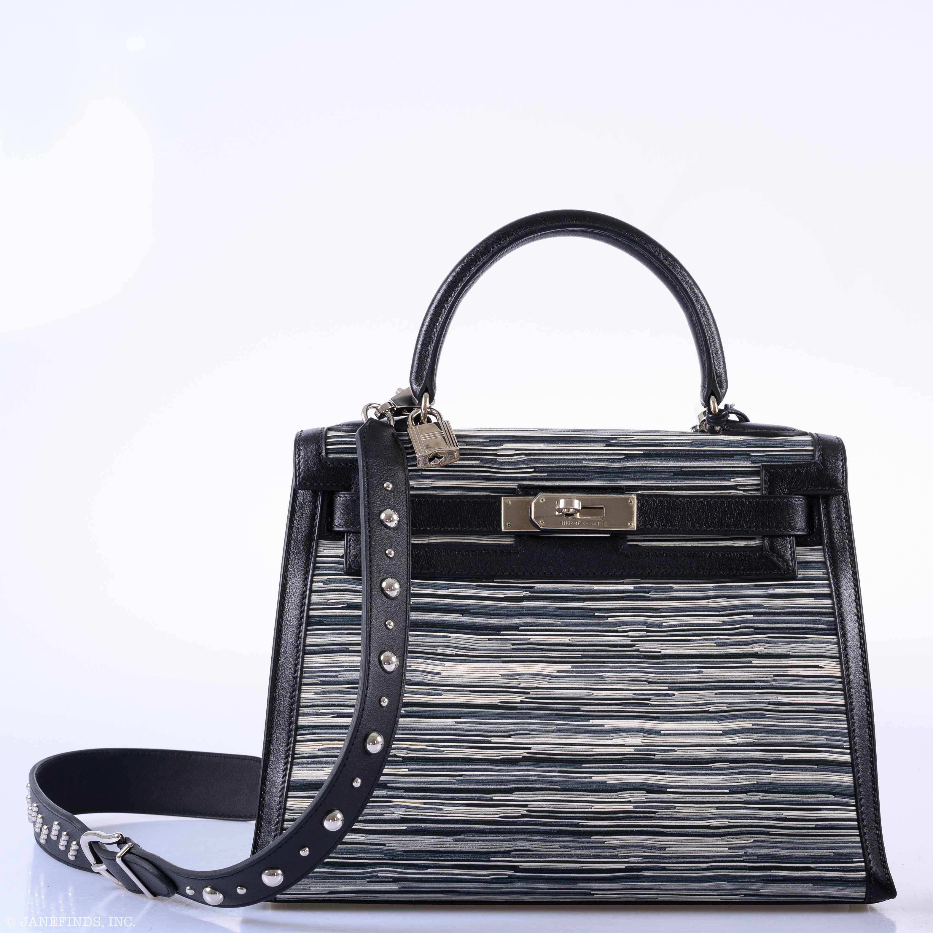 Hermès Kelly 28 Sellier Black Box & Vibrato Leather Palladium Hardware - 2000, D Square