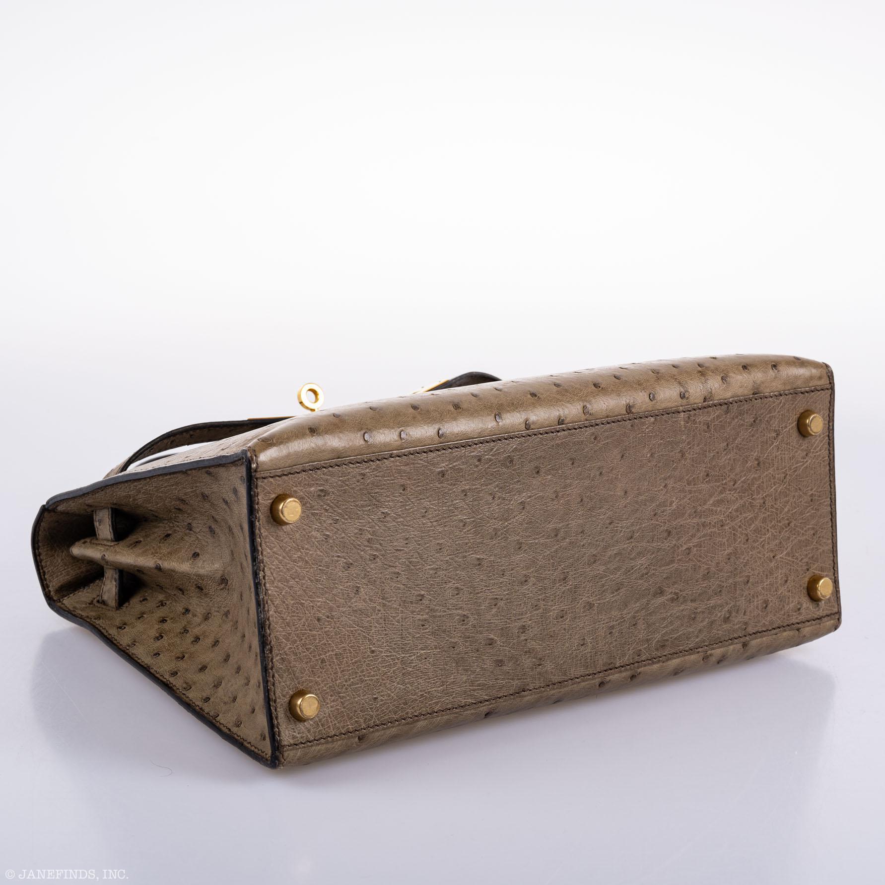 Hermès Kelly 28 Sellier Mousse Ostrich Gold Hardware - Circle W