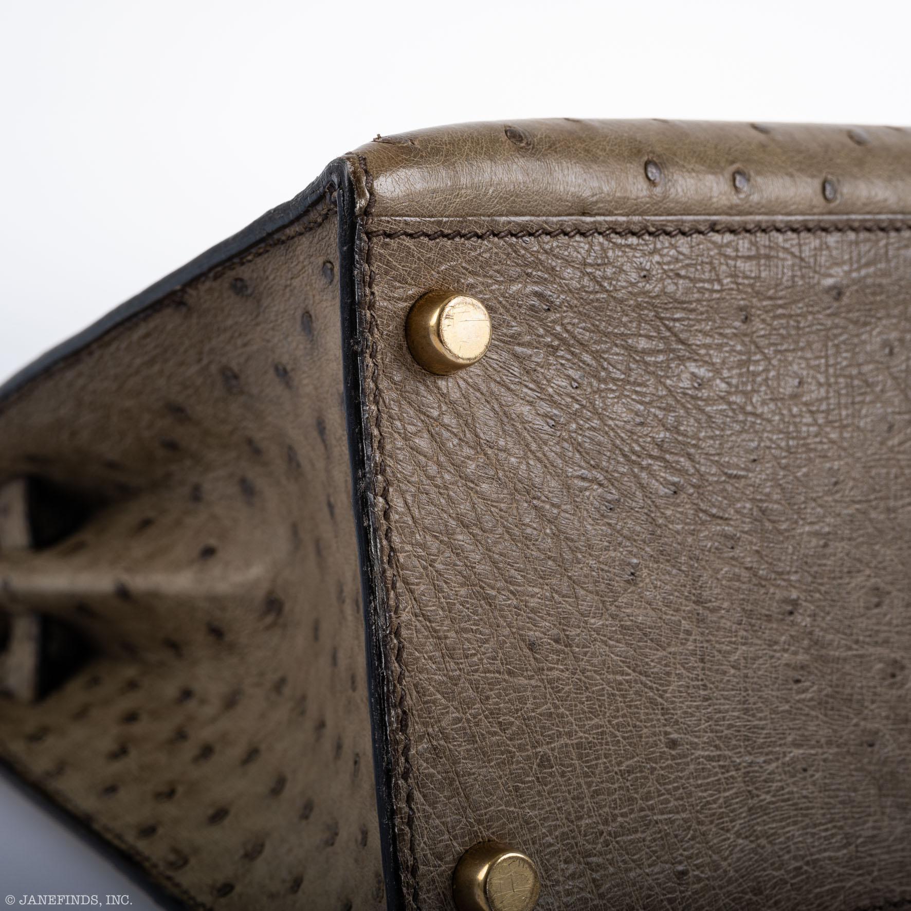 Hermès Kelly 28 Sellier Mousse Ostrich Gold Hardware - Circle W