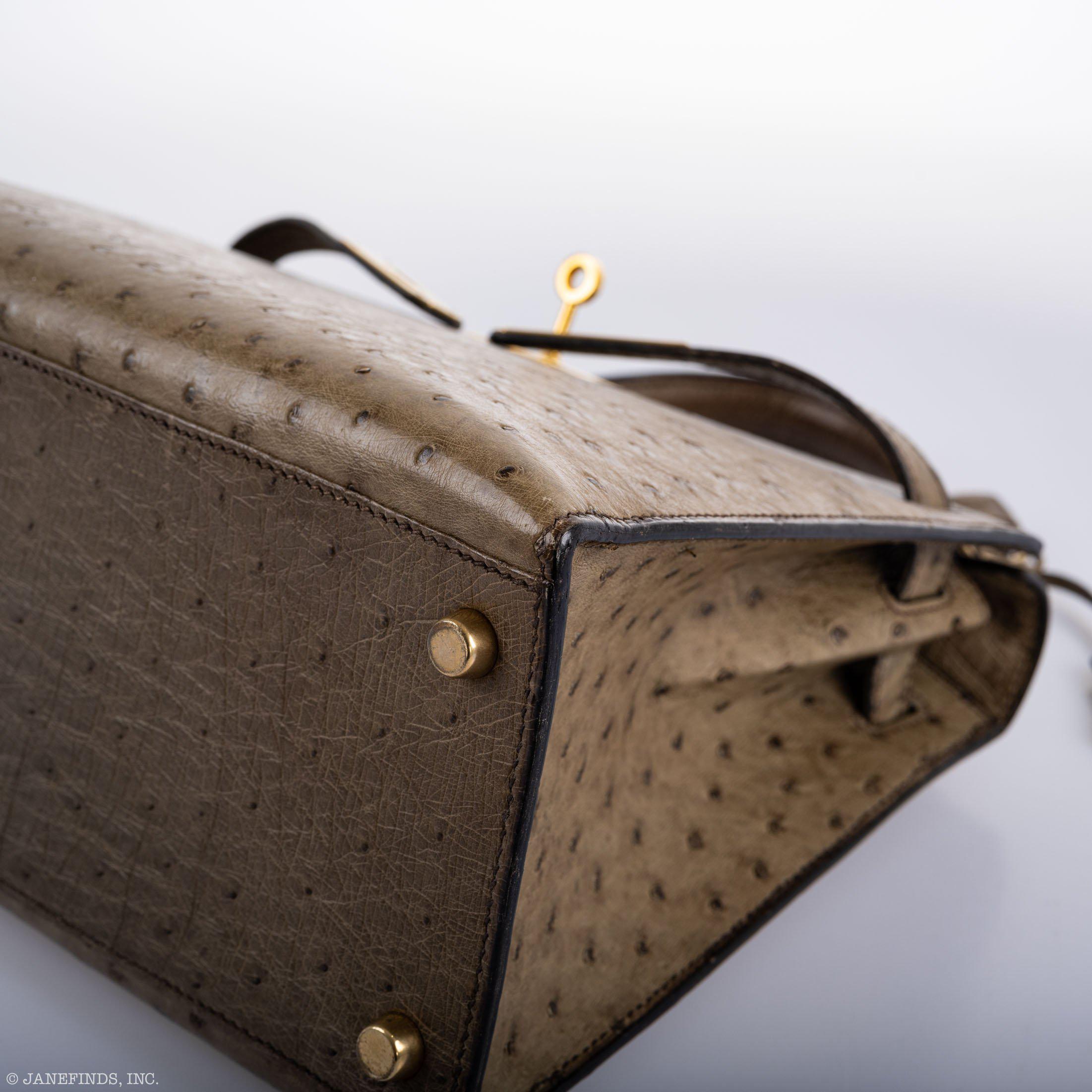 Hermès Kelly 28 Sellier Mousse Ostrich Gold Hardware - Circle W