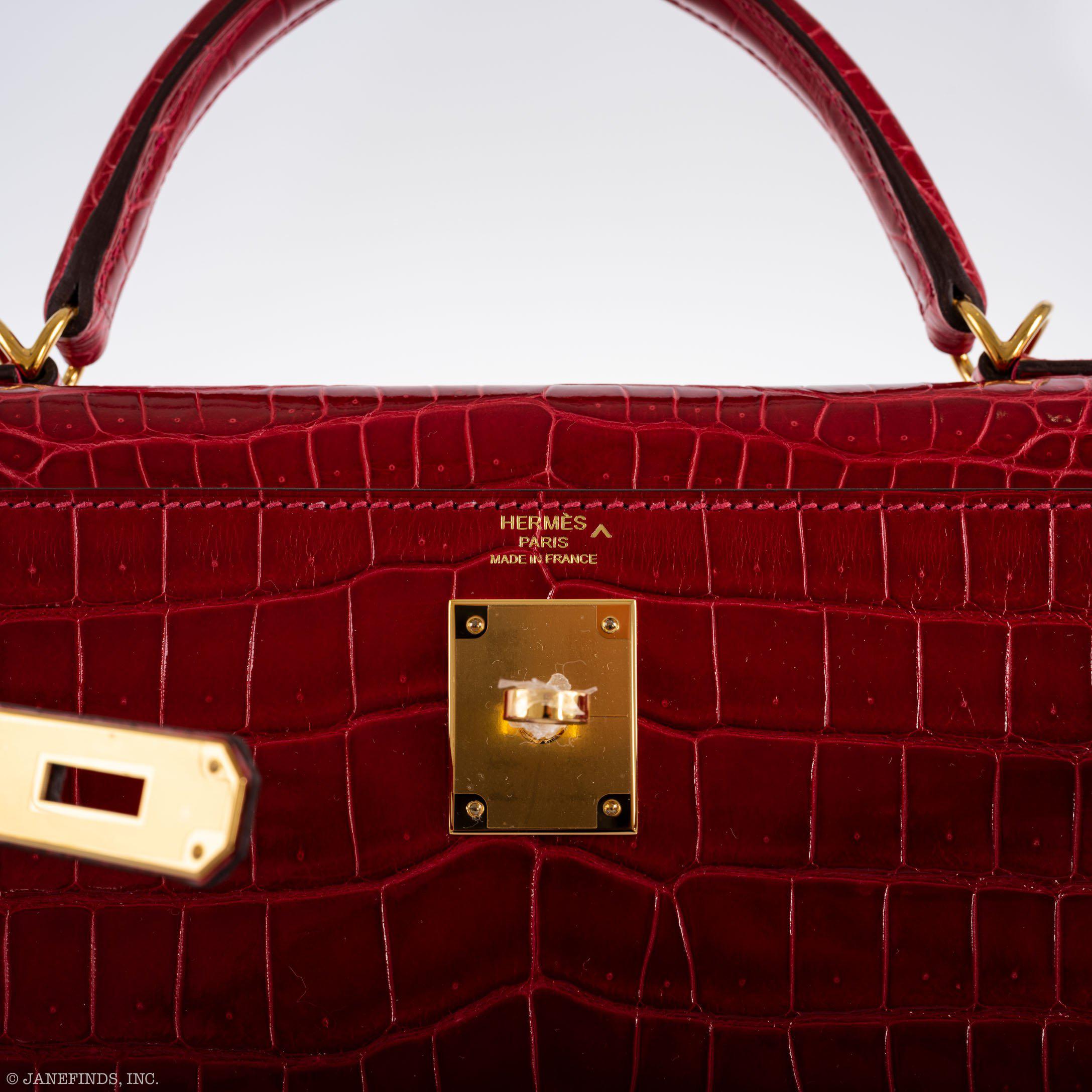 Hermès Kelly 32 Sellier Braise Porosus Crocodile Gold Hardware - 2020, Y