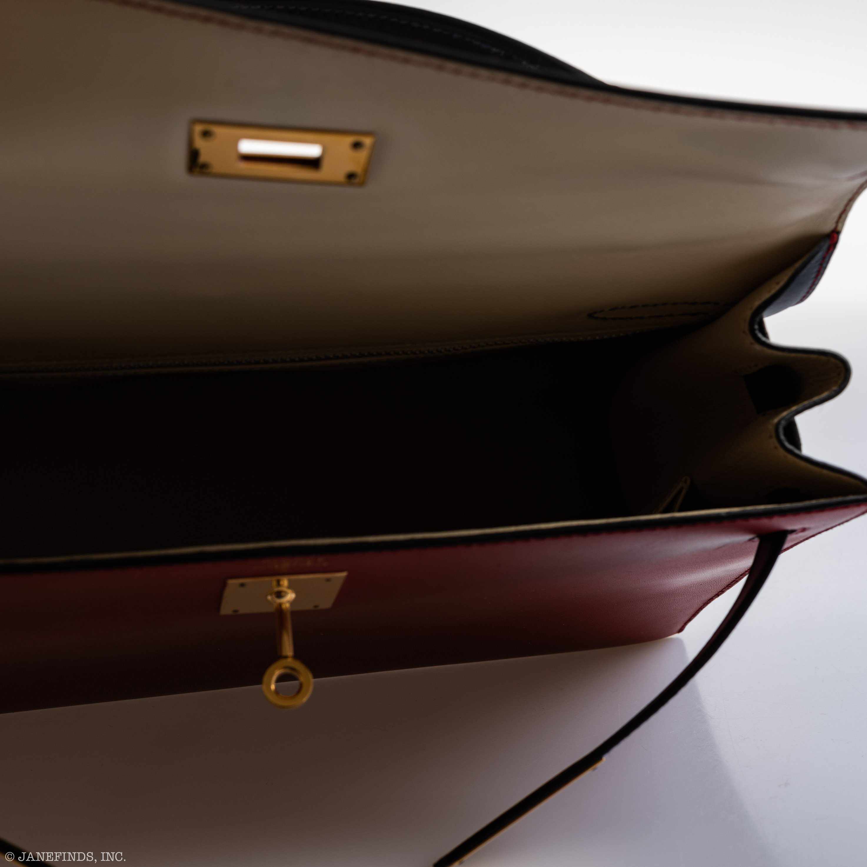 Hermès Kelly 32 Sellier Rouge Vif, Parchemin & Bleu Marine Calfbox Leather Gold Hardware - 1994