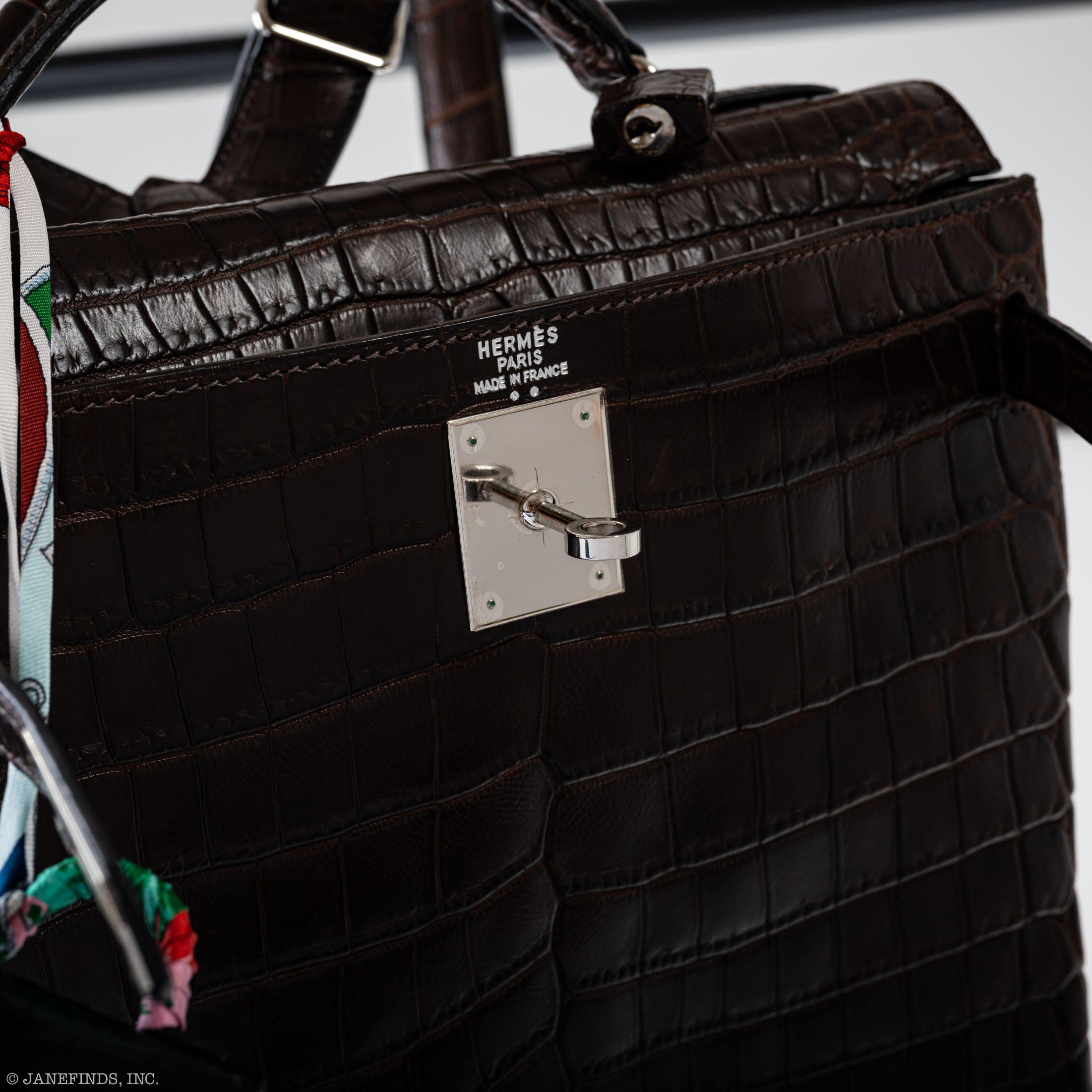 Hermès Kelly Ado 27 Matte Havane Nilo Crocodile with Palladium Hardware - 2001, E Square