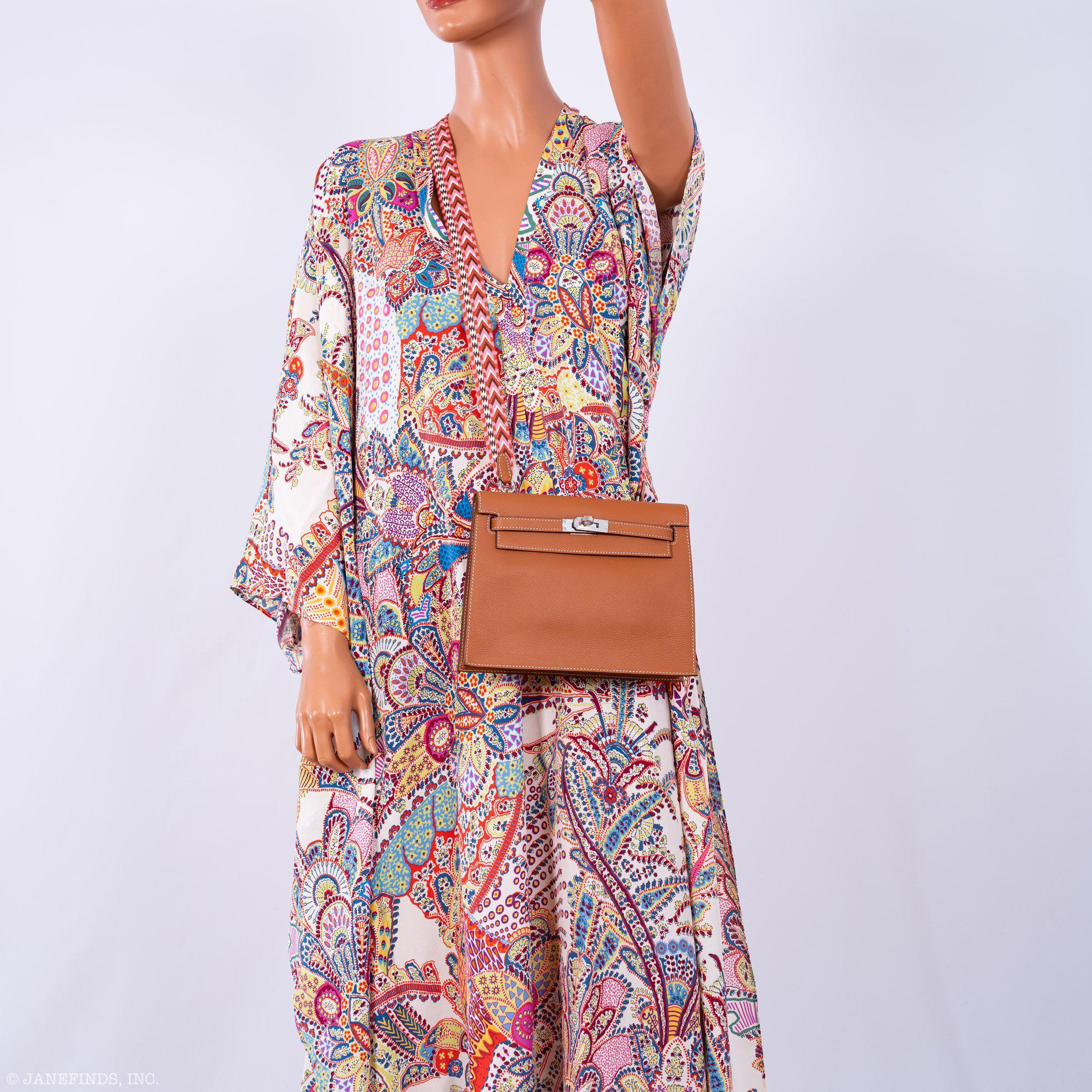 Hermès Kelly Danse II Gold Taurillon Novillo Leather Palladium Hardware - 2020, Y