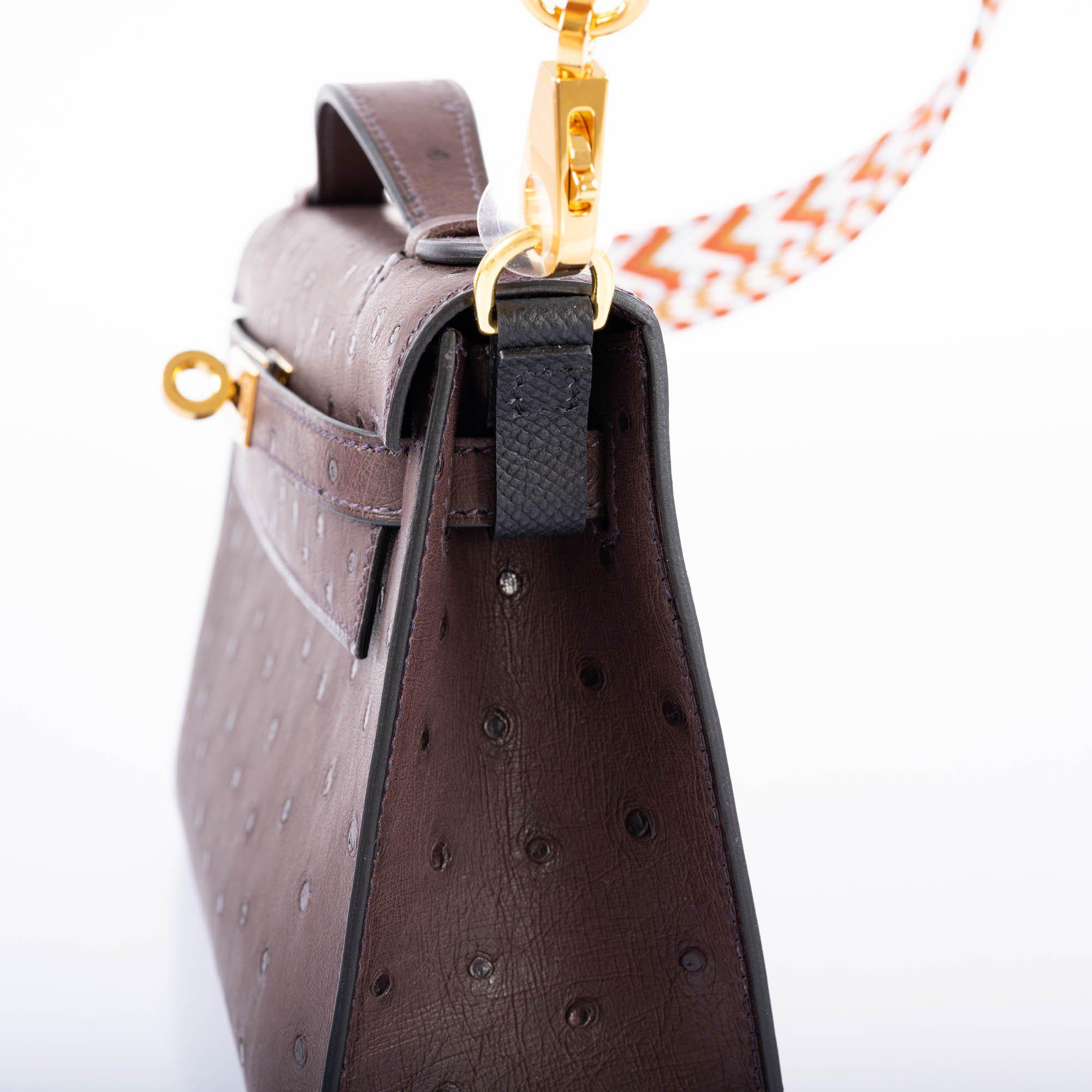 Hermès Kelly Pochette Rouge Sellier Ostrich with Gold Hardware - 2021, Z