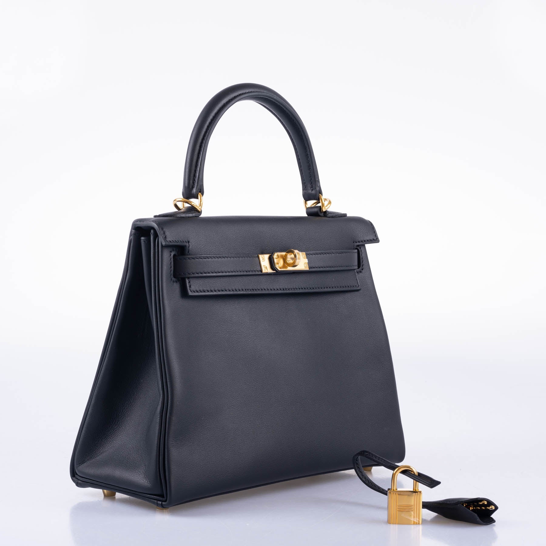 Hermès Kelly Retourne 25 Black Noir Swift with Gold Hardware
